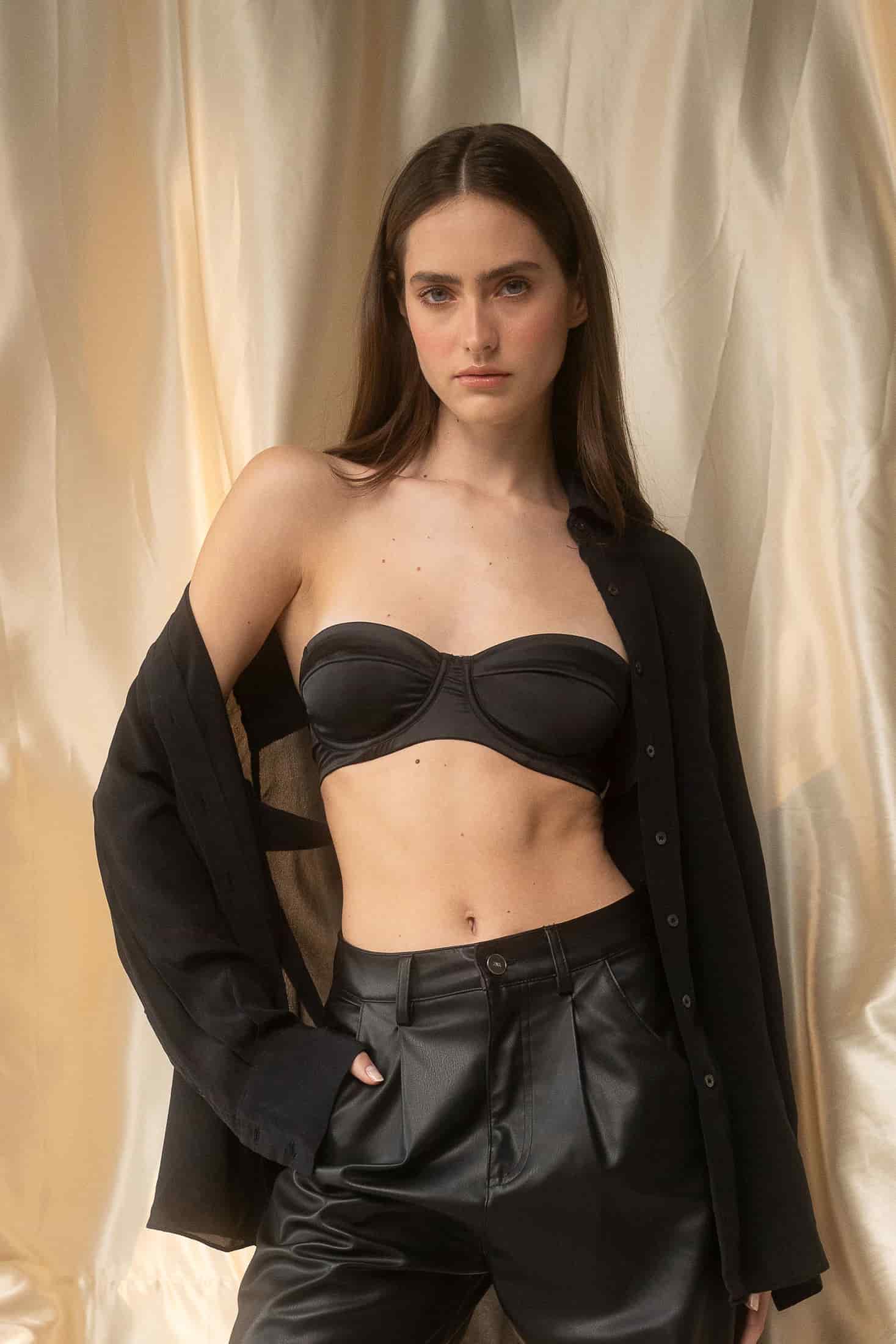 STRAPLESS CON ARO ELLIPSE SUAVIDAD NEGRO - miniatura 2