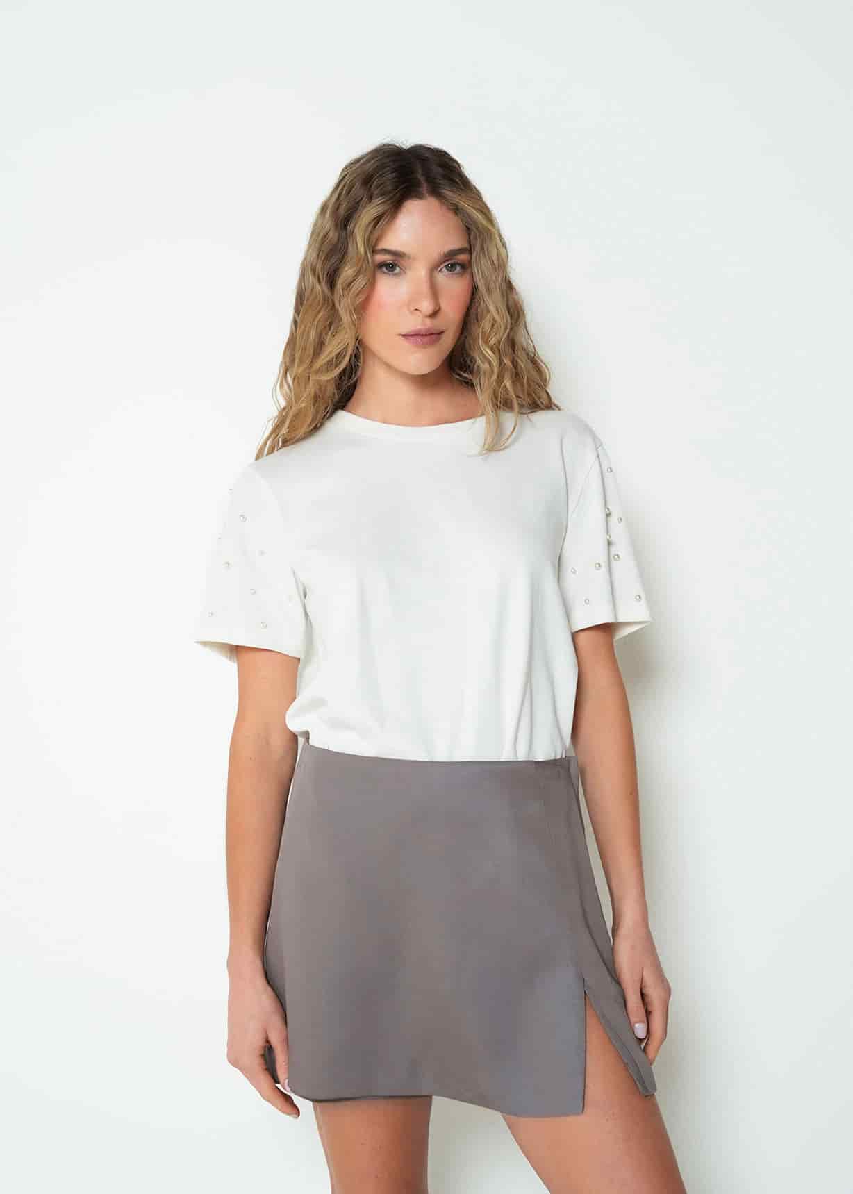 Camiseta con taches en mangas - miniatura 4