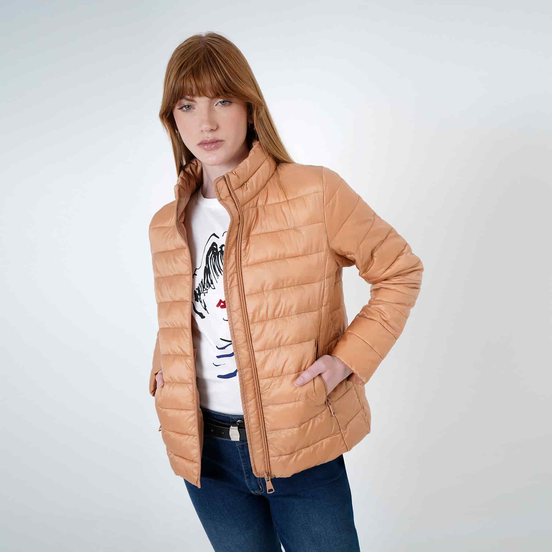 Chaqueta acolchada cuello alto con capucha interna - miniatura 35
