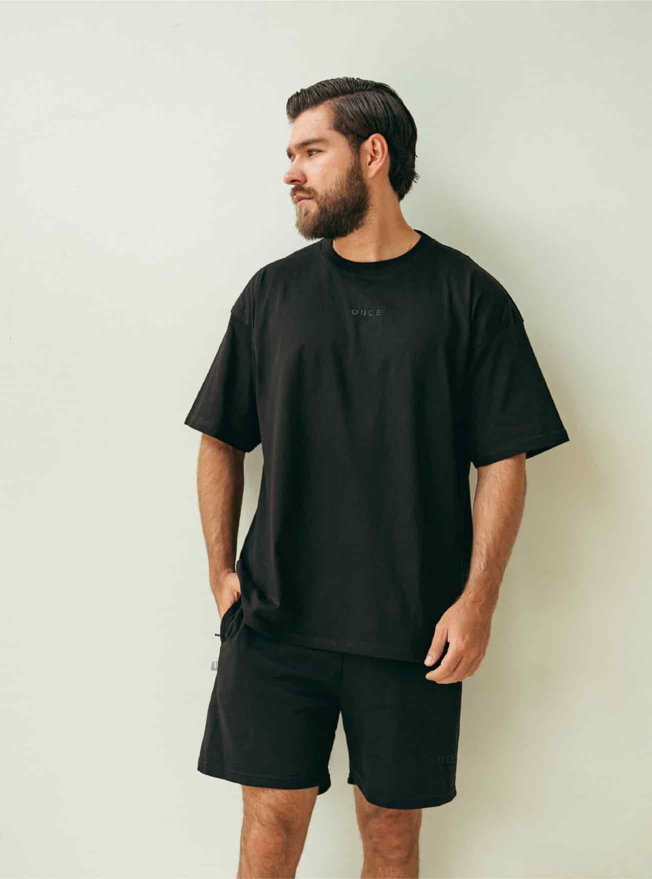 Camiseta Oversize Unisex - Black Solid - miniatura 1