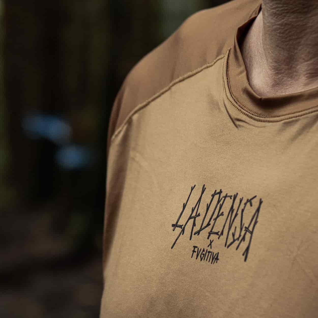 JERSEY LA DENSA X FUGITIVA MANGA LARGA CAMEL - miniatura 5