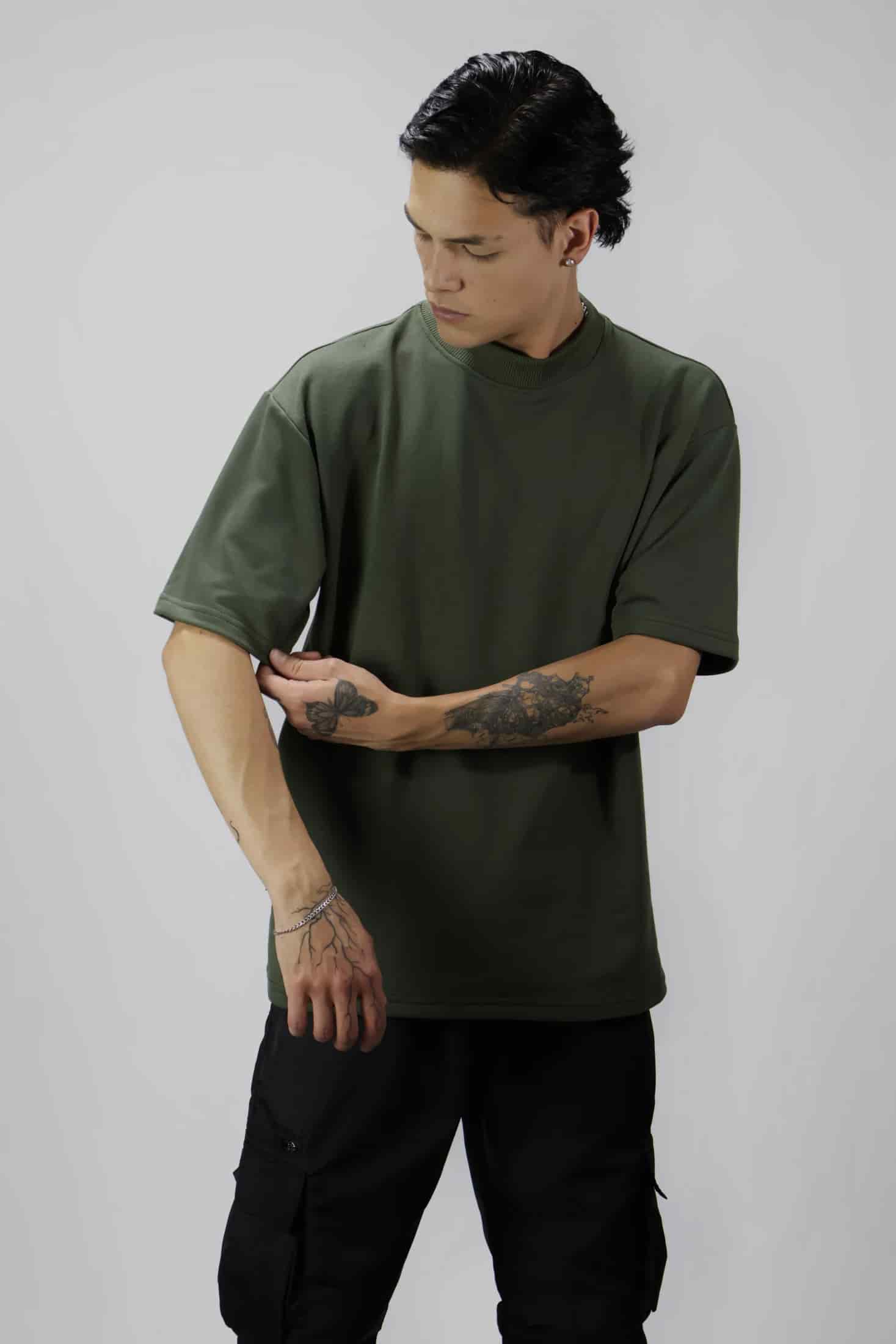 CAMISETA VERDE MILITAR 14078 OVERSIZE - miniatura 3