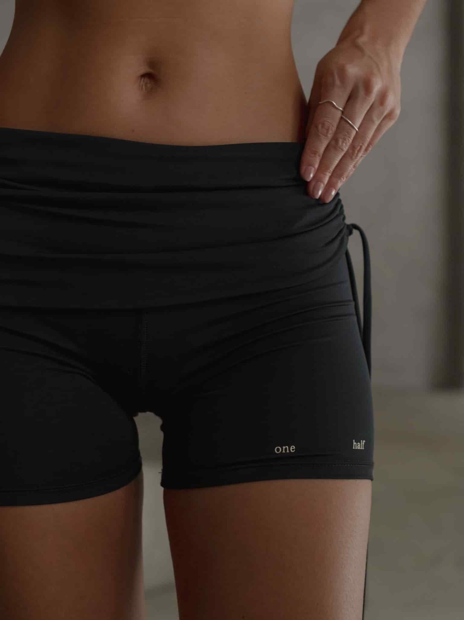 RUCHED WAIST ACTIVE SHORTS - BLACK - miniatura 7