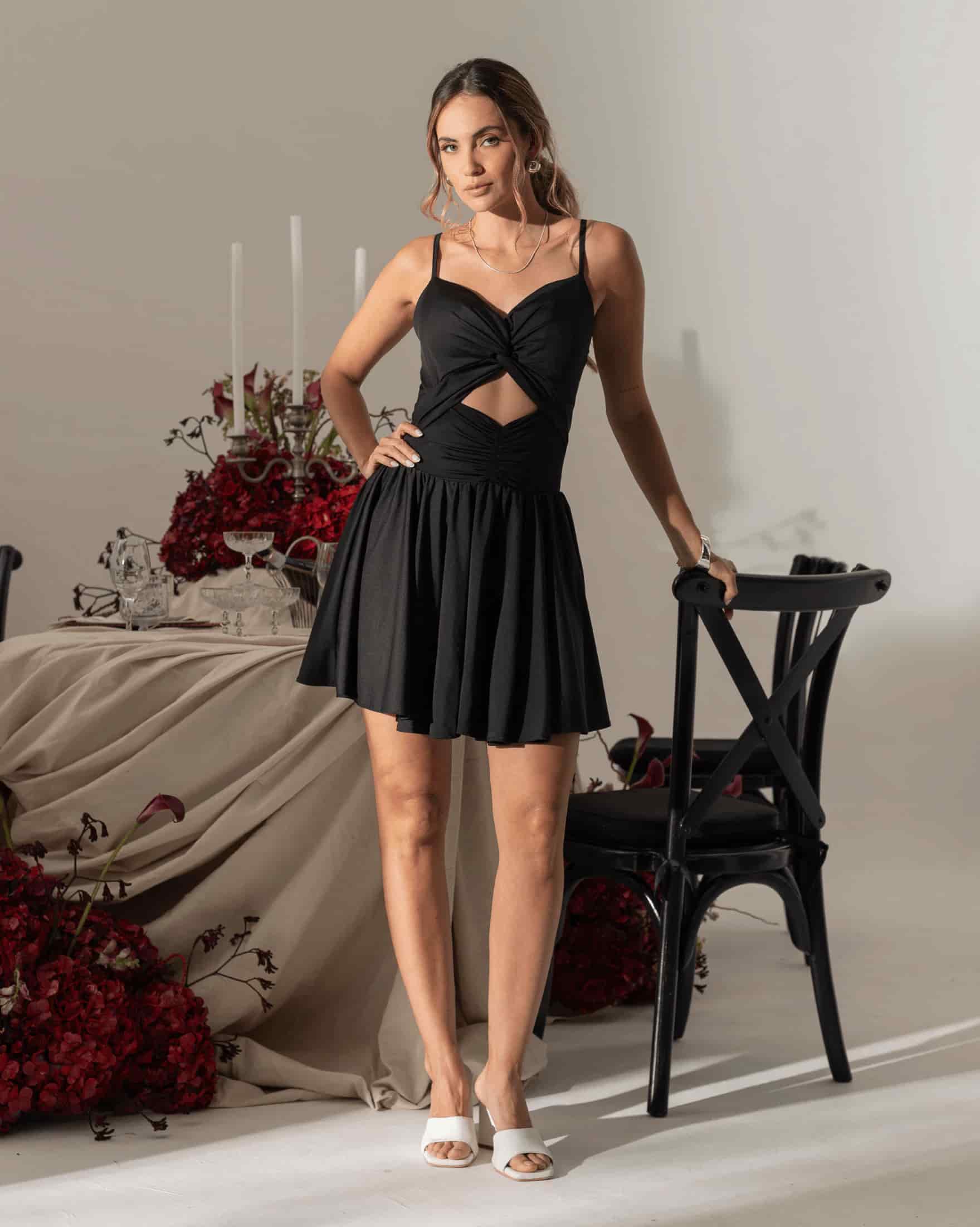 Vestido Corto Elegante Nudo Falda Amplia - miniatura 2