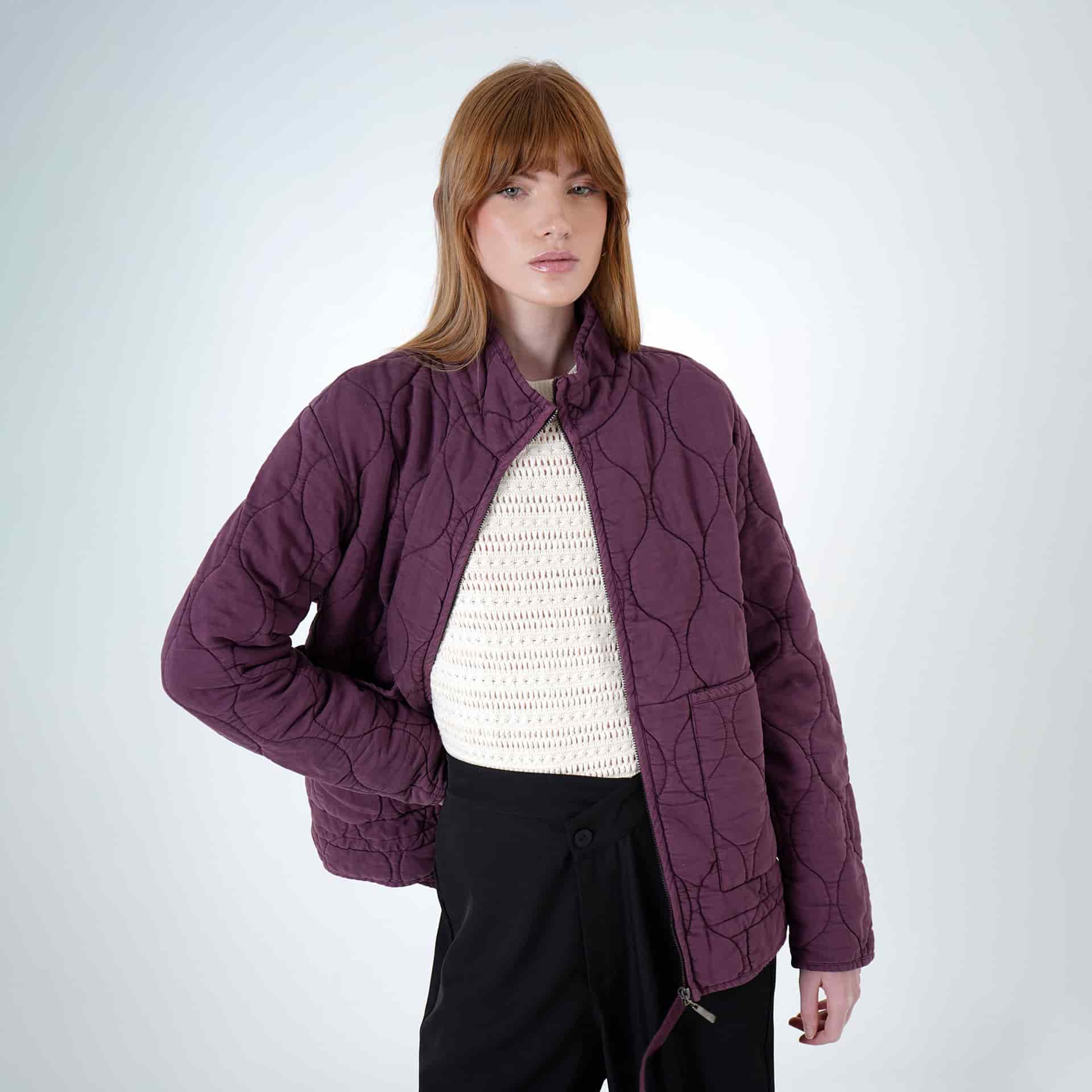 Chaqueta acolchada manga larga cuello alto con bolsillos de parche - miniatura 3