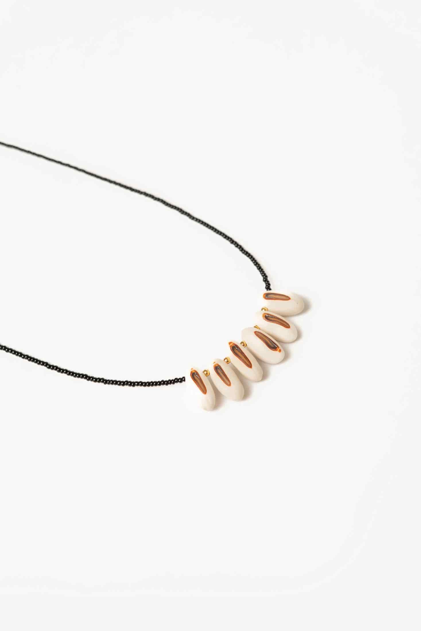 Collar Arado Frijol Blanco - miniatura 3
