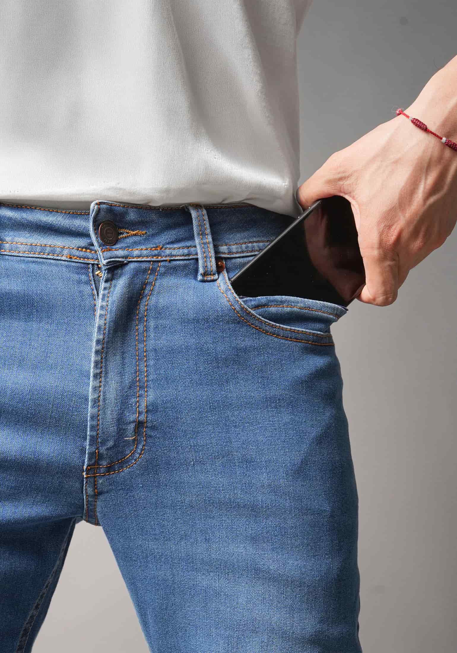 Jean para Hombre en Tono Azul Medio Thunder - miniatura 3