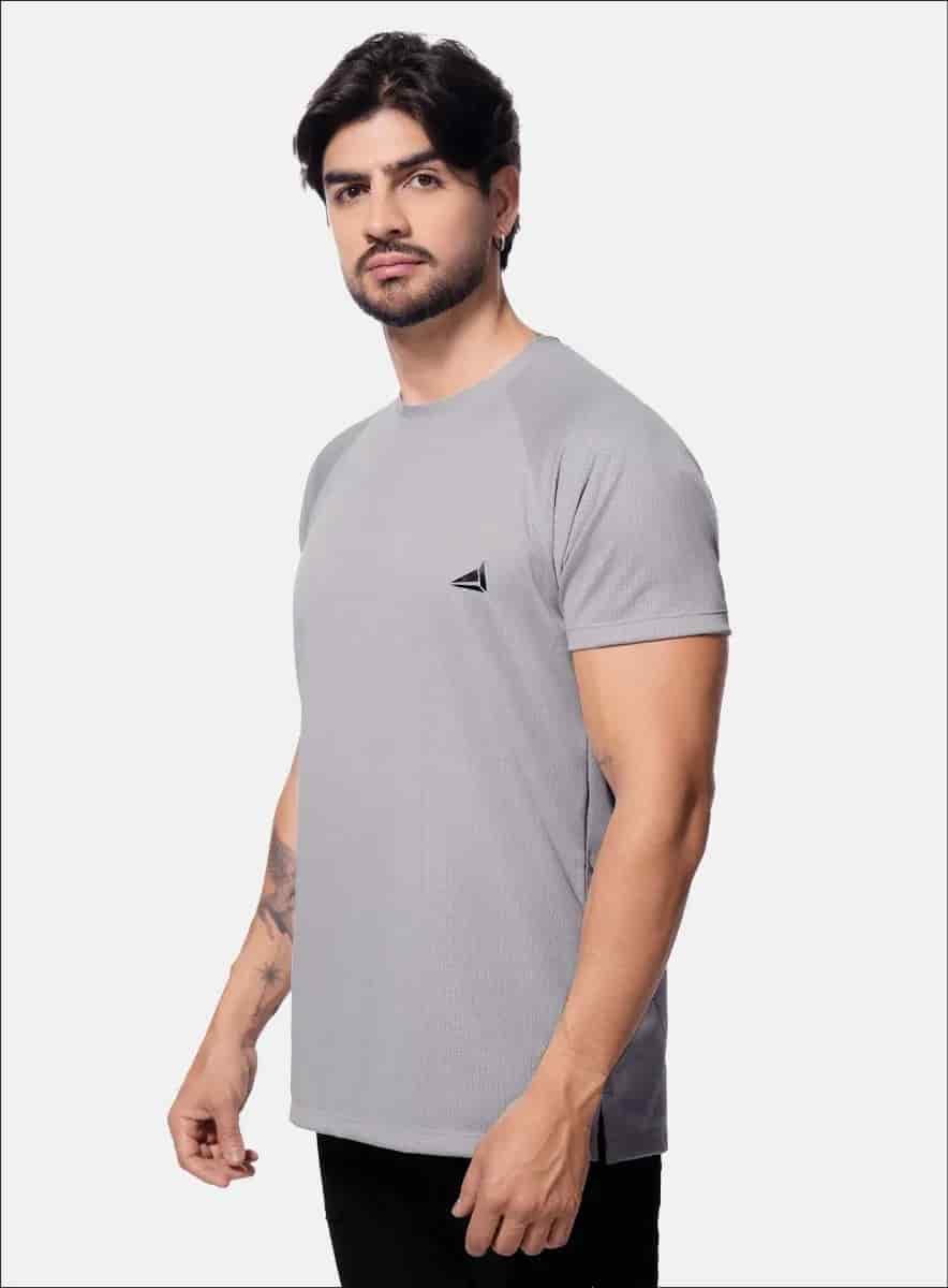 CAMISETA DEPORTIVA  ESTAMPADA. - PRECIO ESPECIAL - miniatura 1
