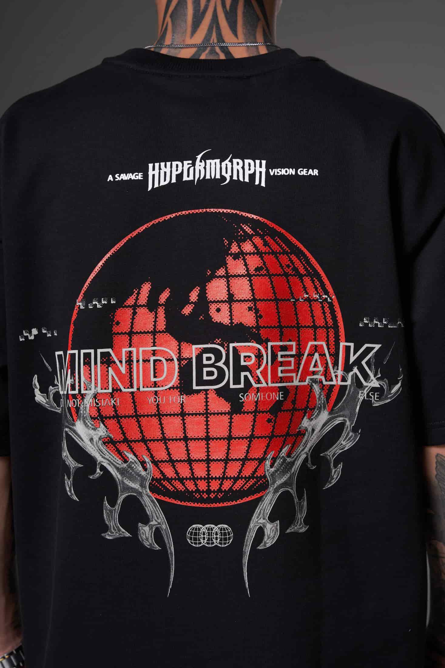 T shirt hyper red world negra  300 gramos - miniatura 4
