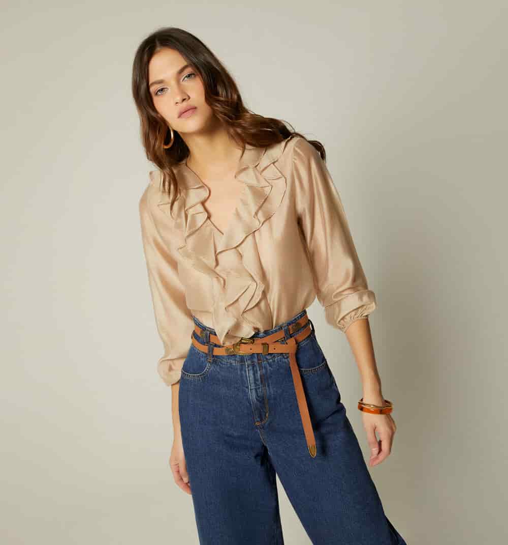 Blusa manga larga gorguera en escote - miniatura 4