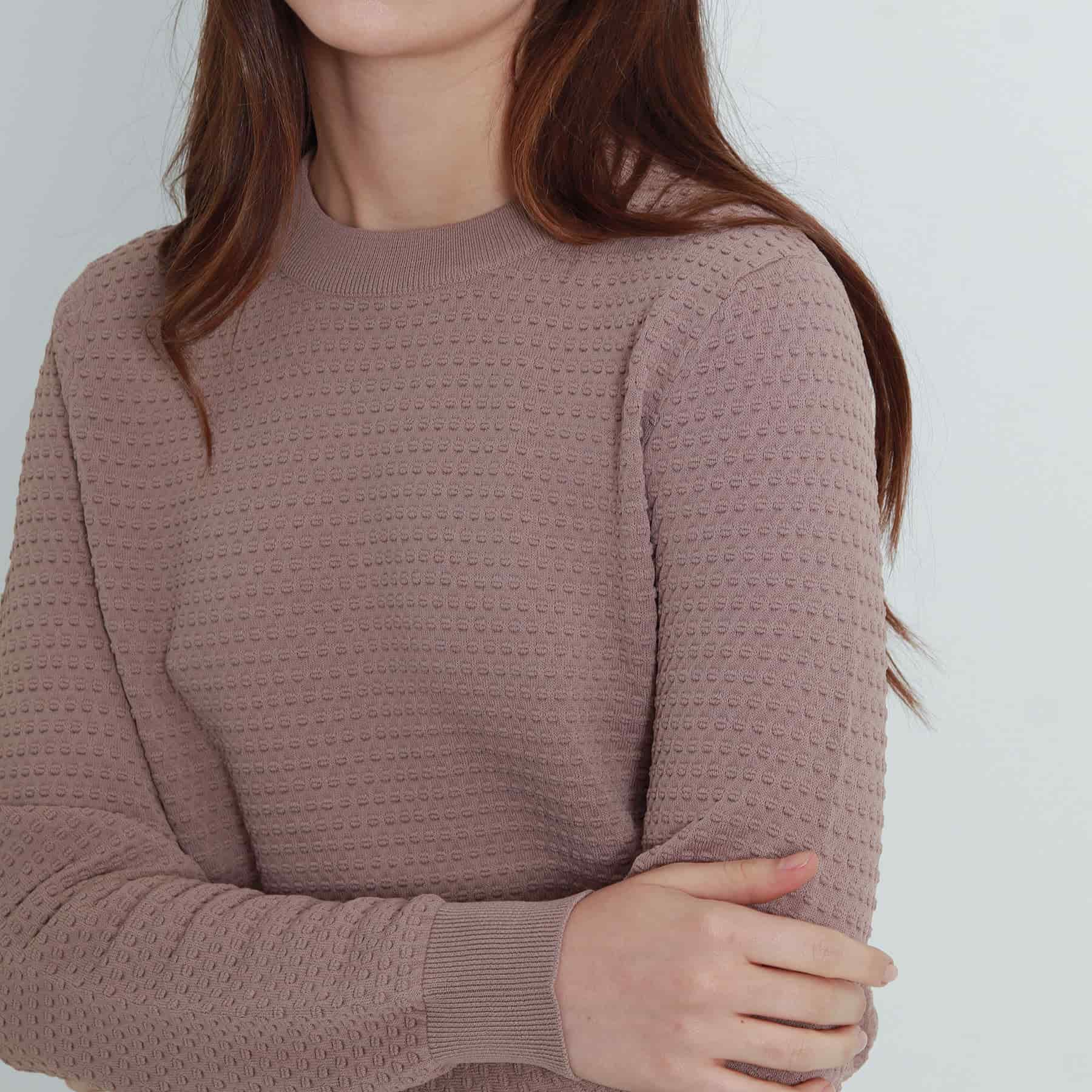 Sweater tejido texturizado cuello redondo manga larga - miniatura 11