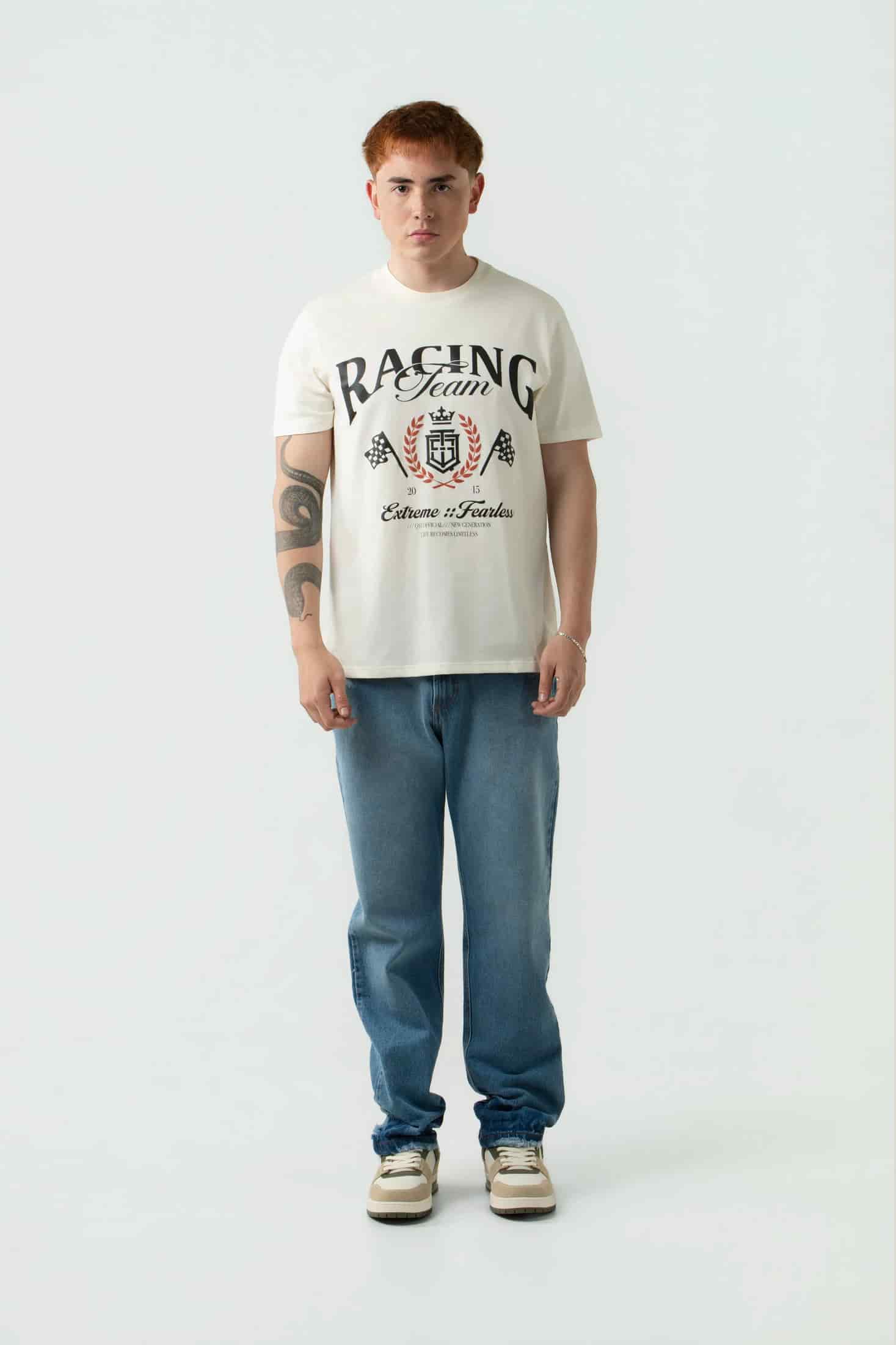 CAMISETA ESPECIAL ESTAMPADO LOCALIZADO COLOR IVORY - miniatura 4