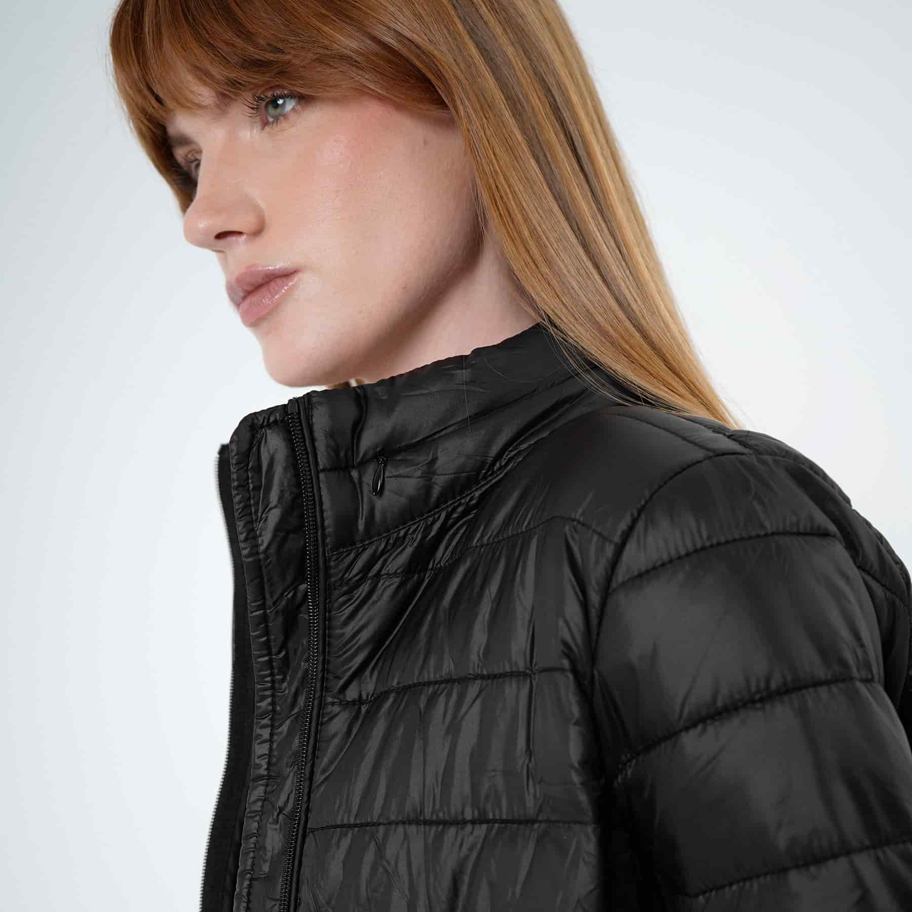 Chaqueta acolchada cuello alto con capucha interna - miniatura 28