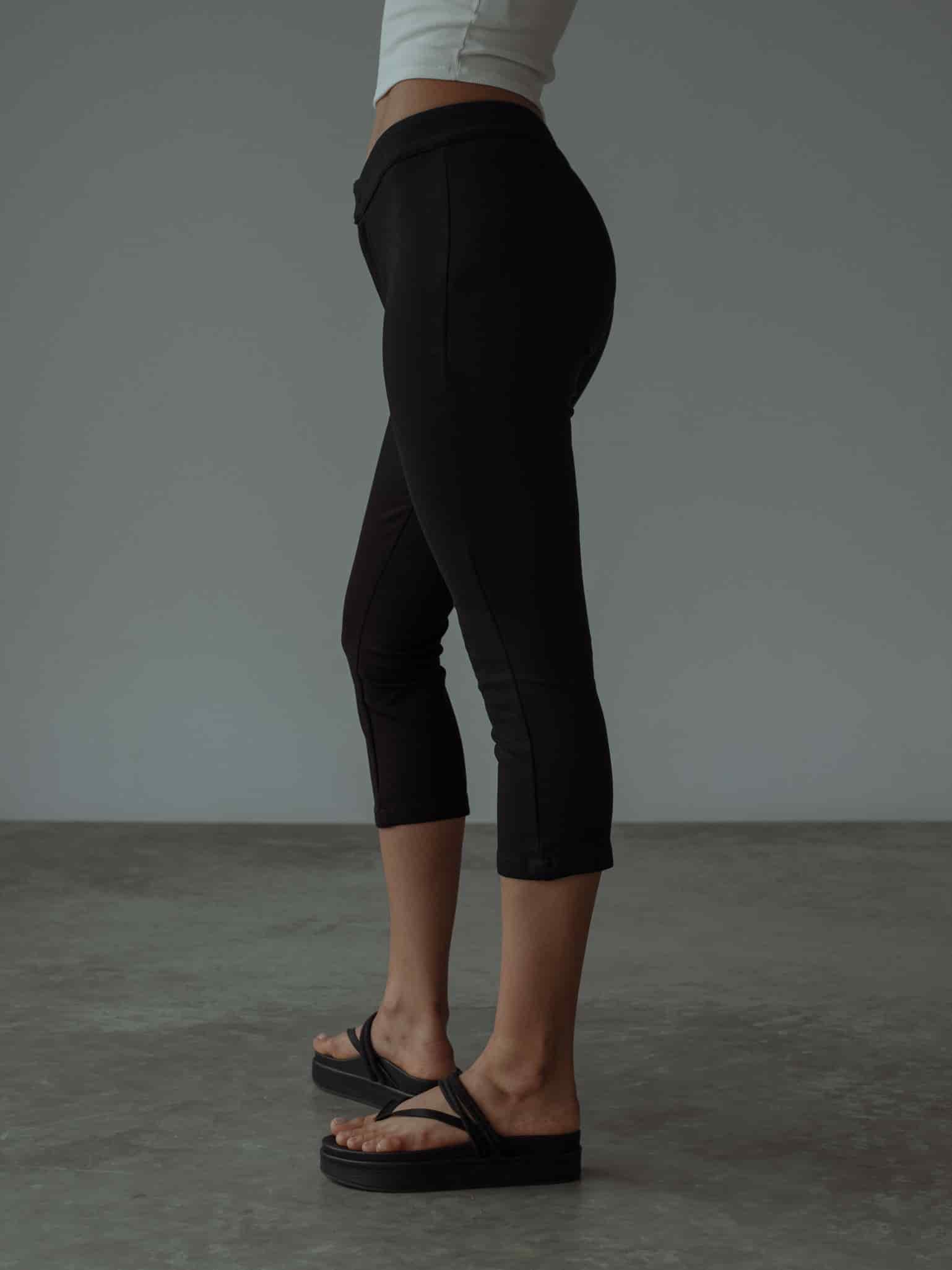 BASIC CAPRI PANT - BLACK - miniatura 8