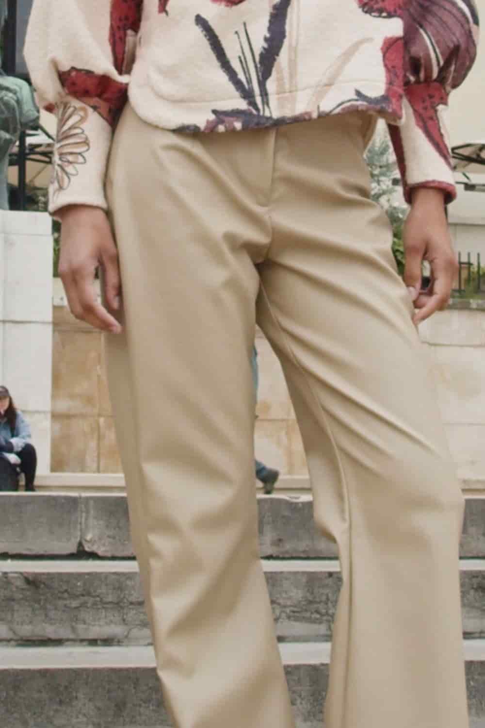 Pantalón Carlota Beige cuerina - miniatura 1