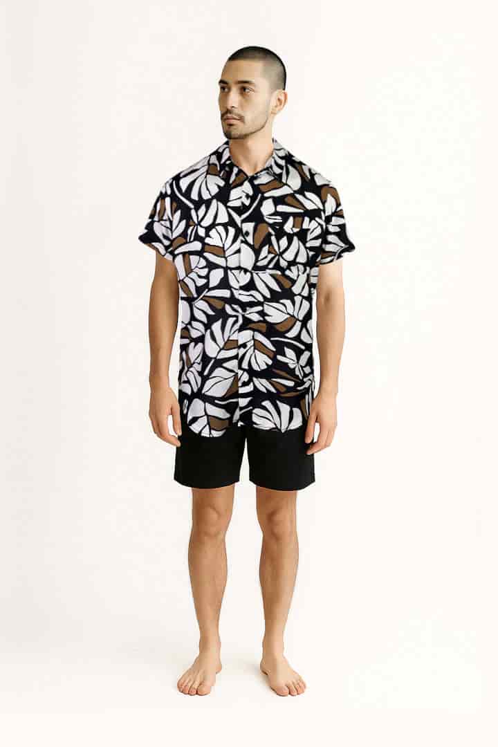 Camisa negra hojas - miniatura 1