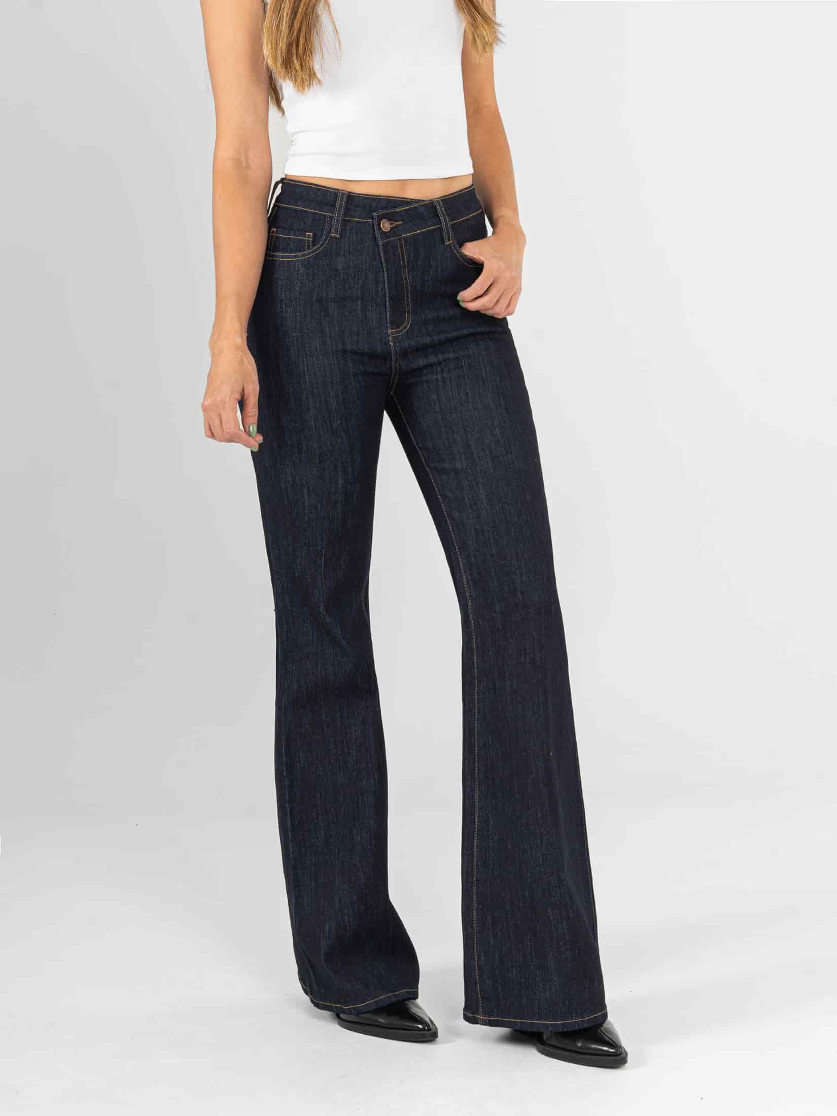Ref: 066319 Jean flare stretch, bota ancha, tiro alto, tono azul oscuro, detalle en pretina - miniatura 3