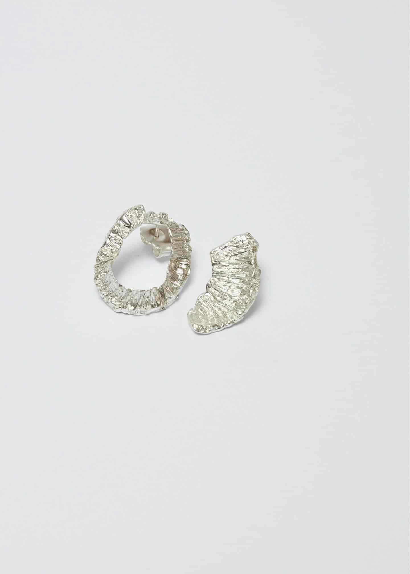 Aretes asimetricos trozo de luna - miniatura 1