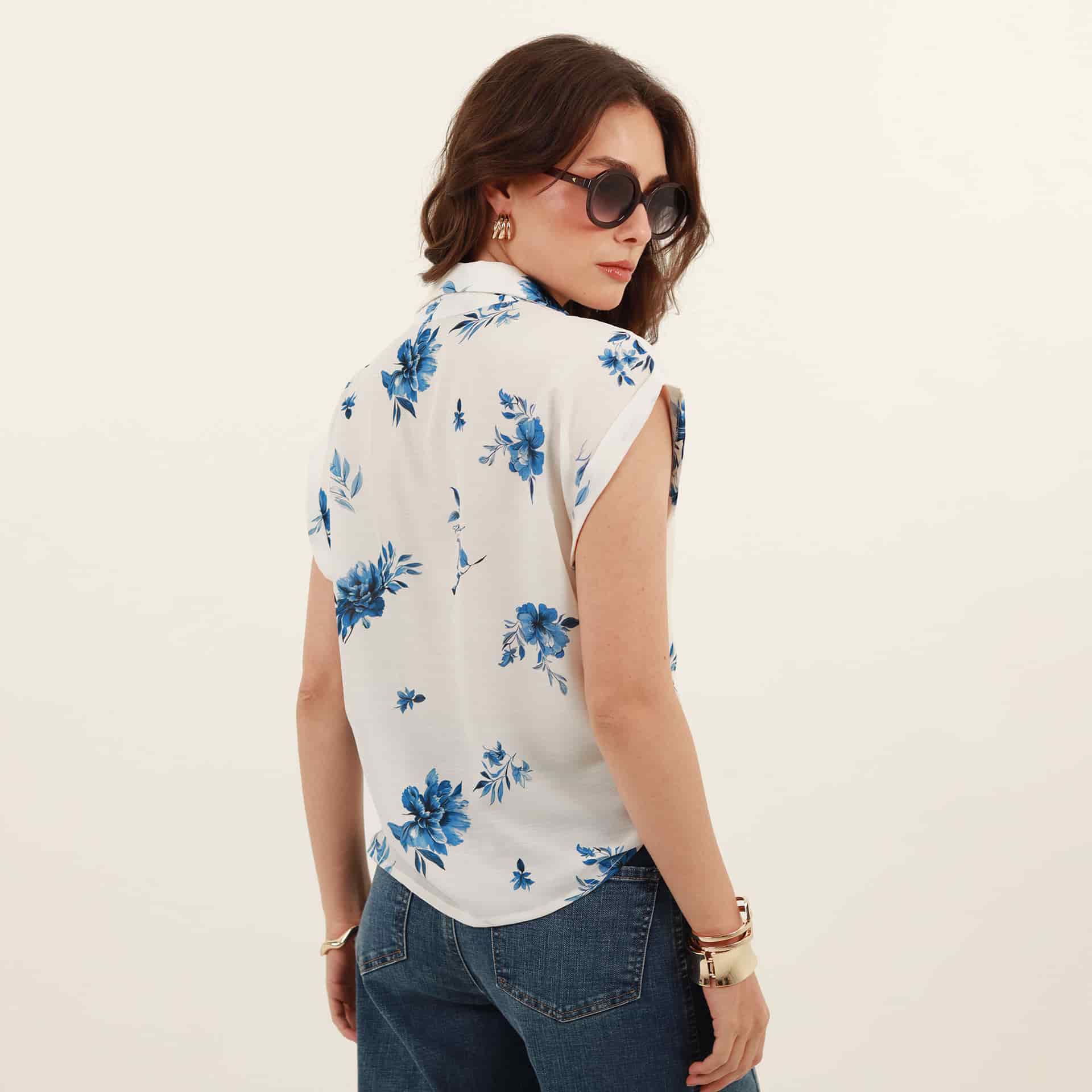 Blusa estampada abierta cuello sport manga corta rodada - miniatura 5