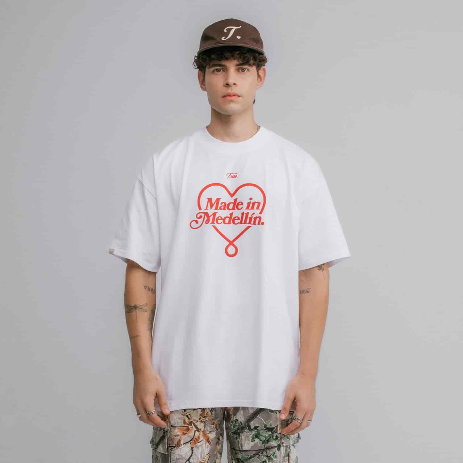 Camiseta Oversized Medellín - Blanca - miniatura 2