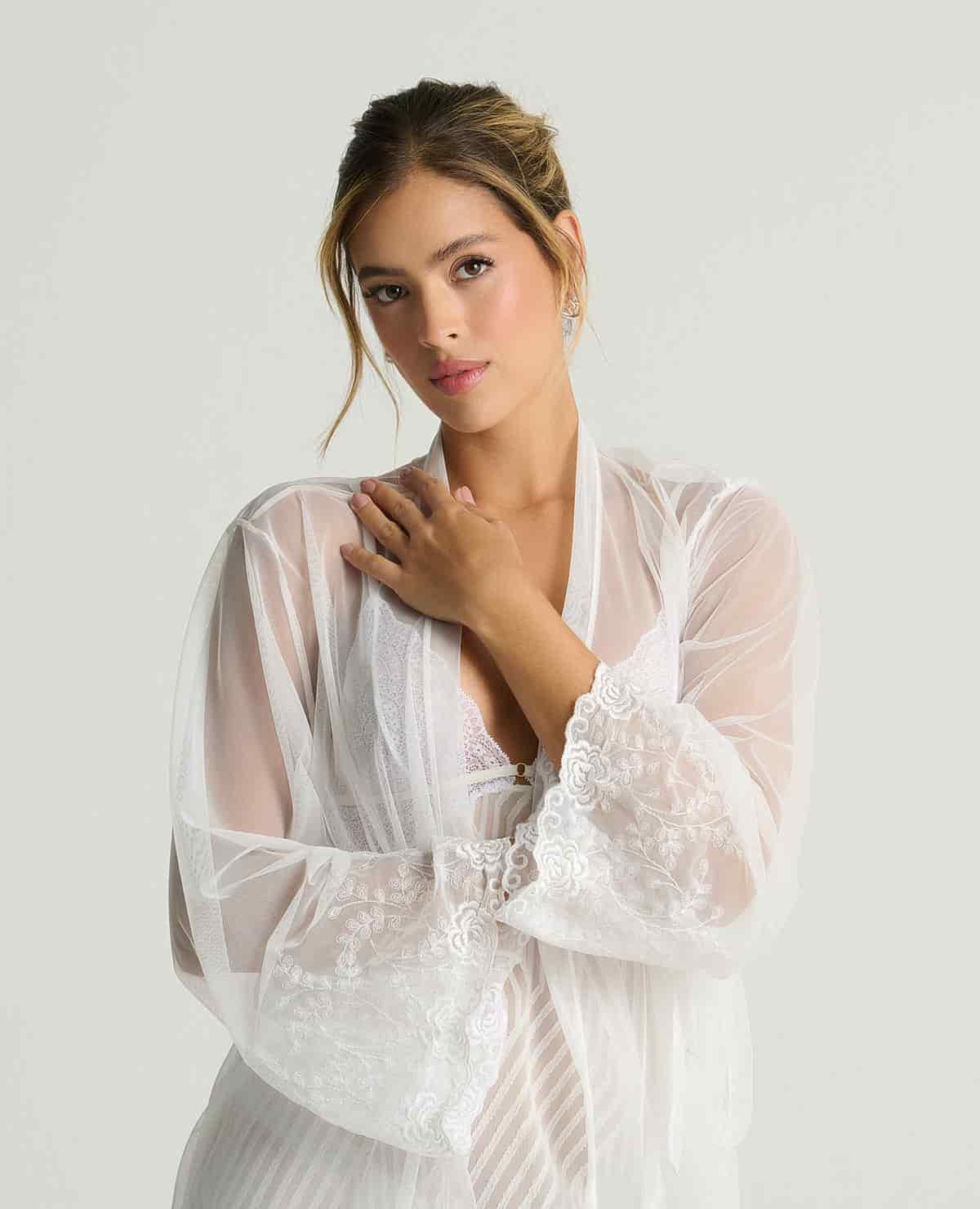 Kimono | Detalle Bordados en Mangas - miniatura 1