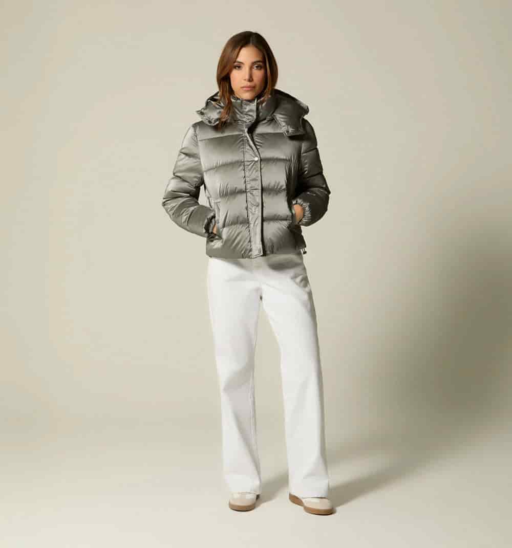 Chaqueta con capucha  acolchada - miniatura 4