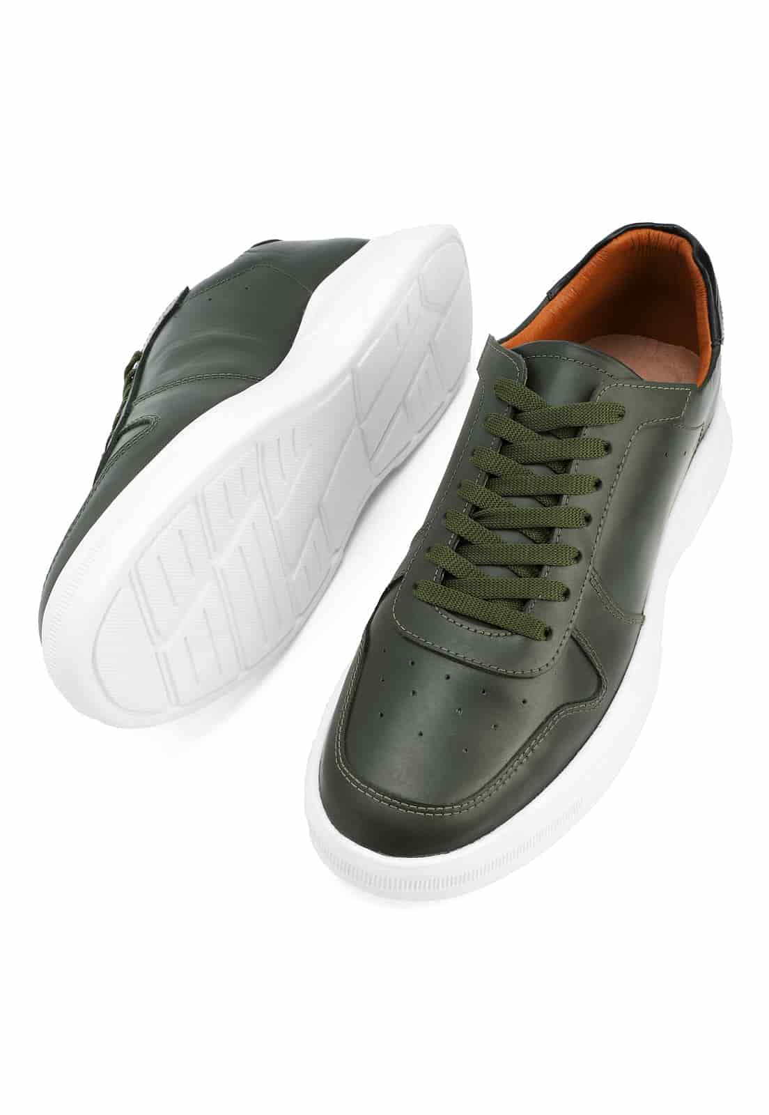 Tenis verdes con suela blanca y talón negro - miniatura 4