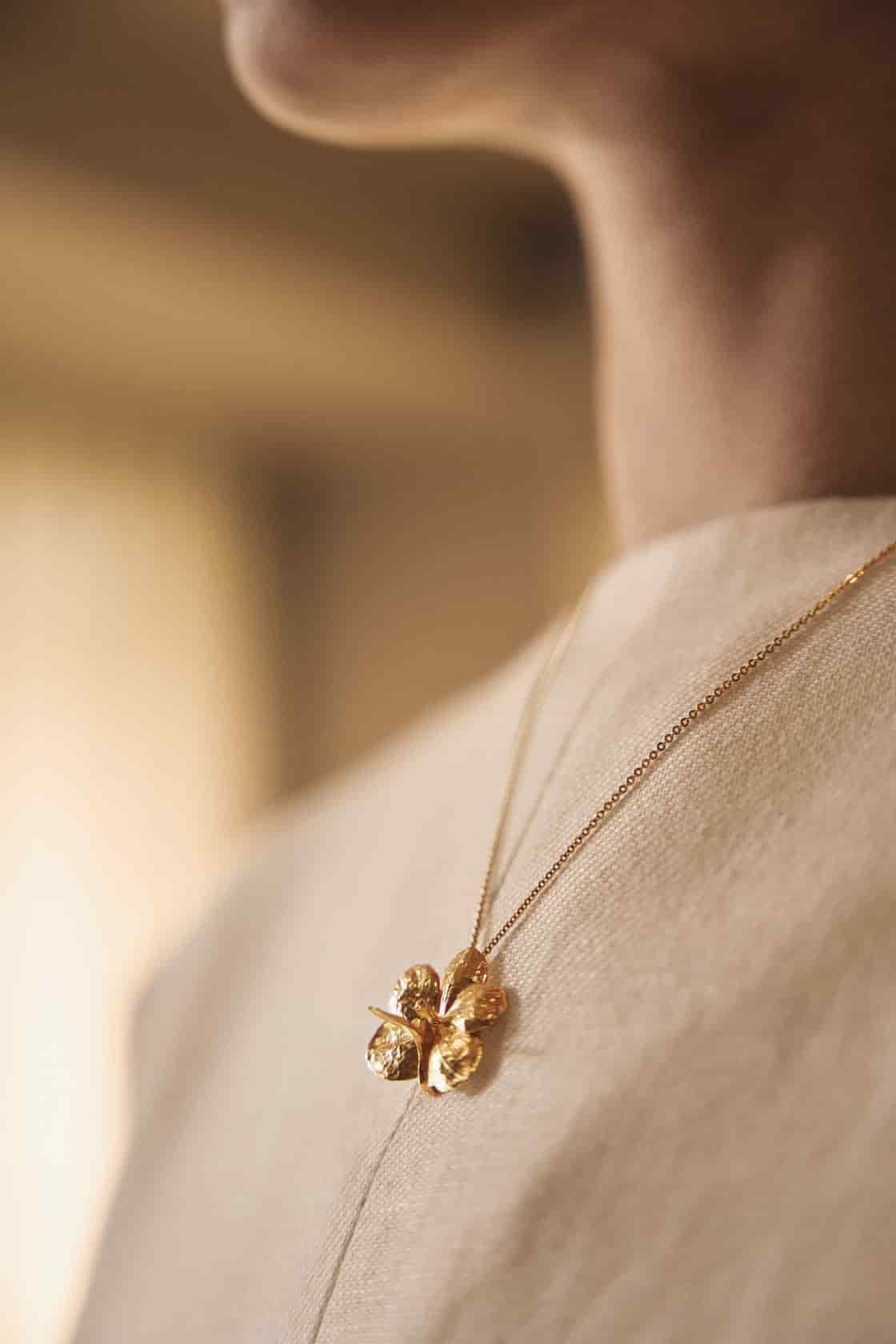 MINI VANDA ORCHID 18K NECKLACE - miniatura 2