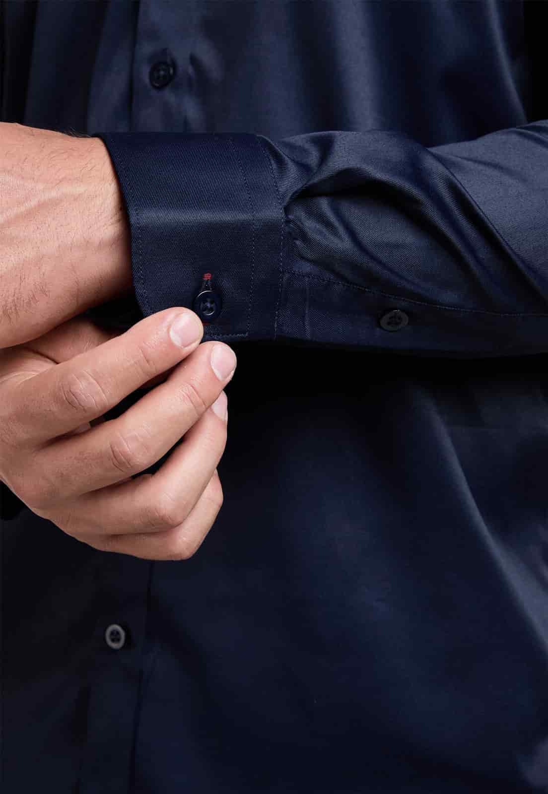 Camisa azul oscura con contraste interno - miniatura 5
