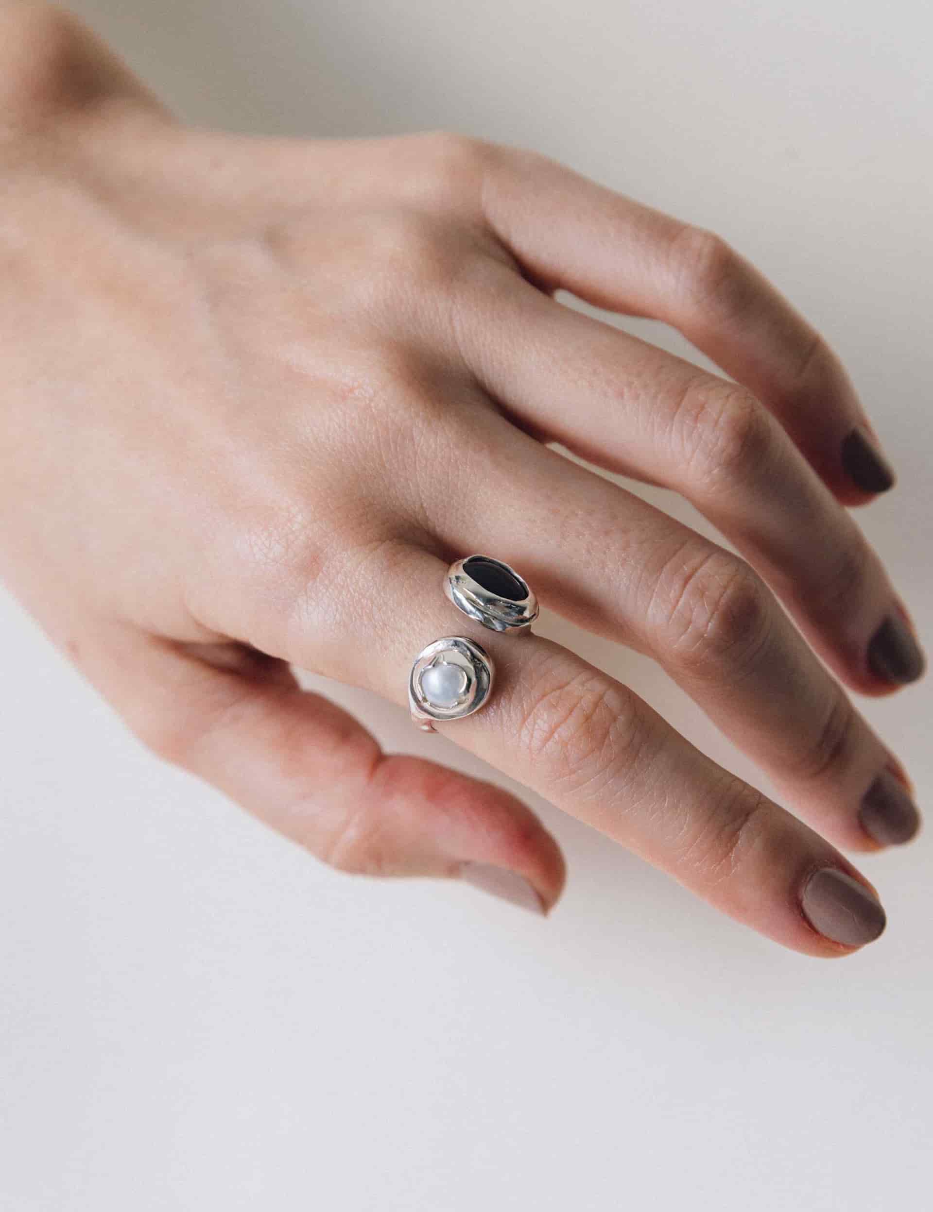 Anillo Lado Revés Ónix - miniatura 2