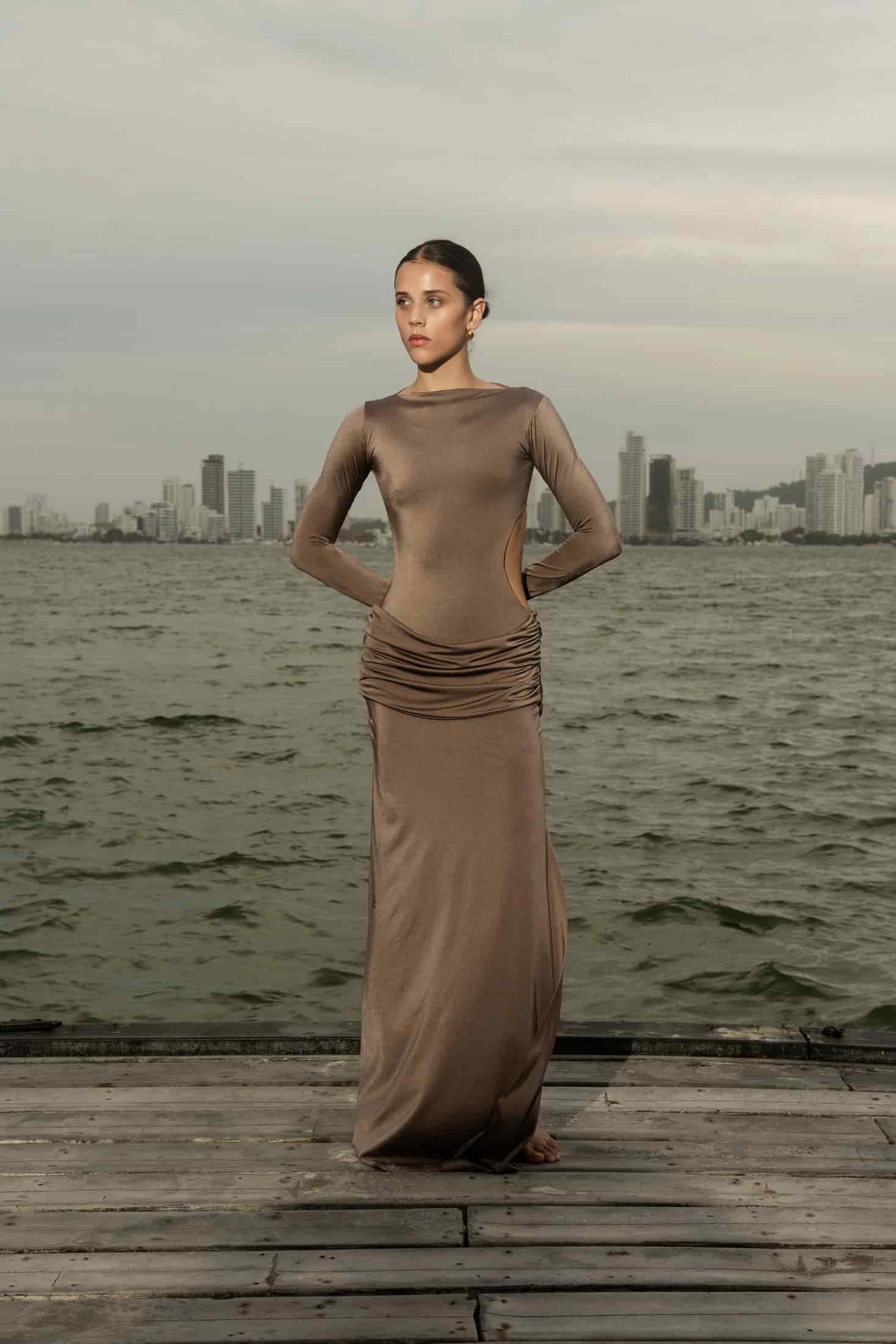 DANIELLE DRESS - SILK TIE TAUPE - miniatura 5