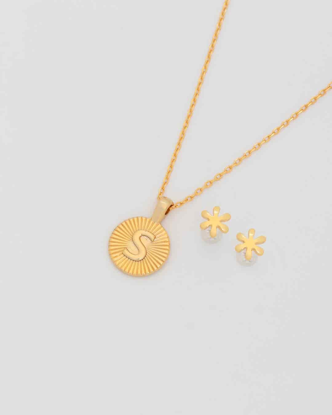 Collar Letra Destellos + Aretes - miniatura 6