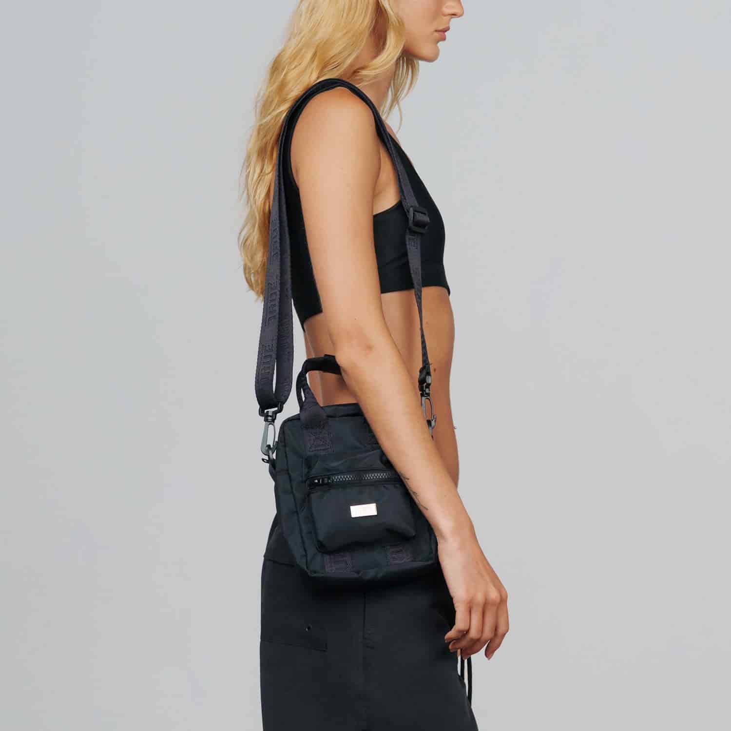 True Classic Crossbody Bag - Black - miniatura 2
