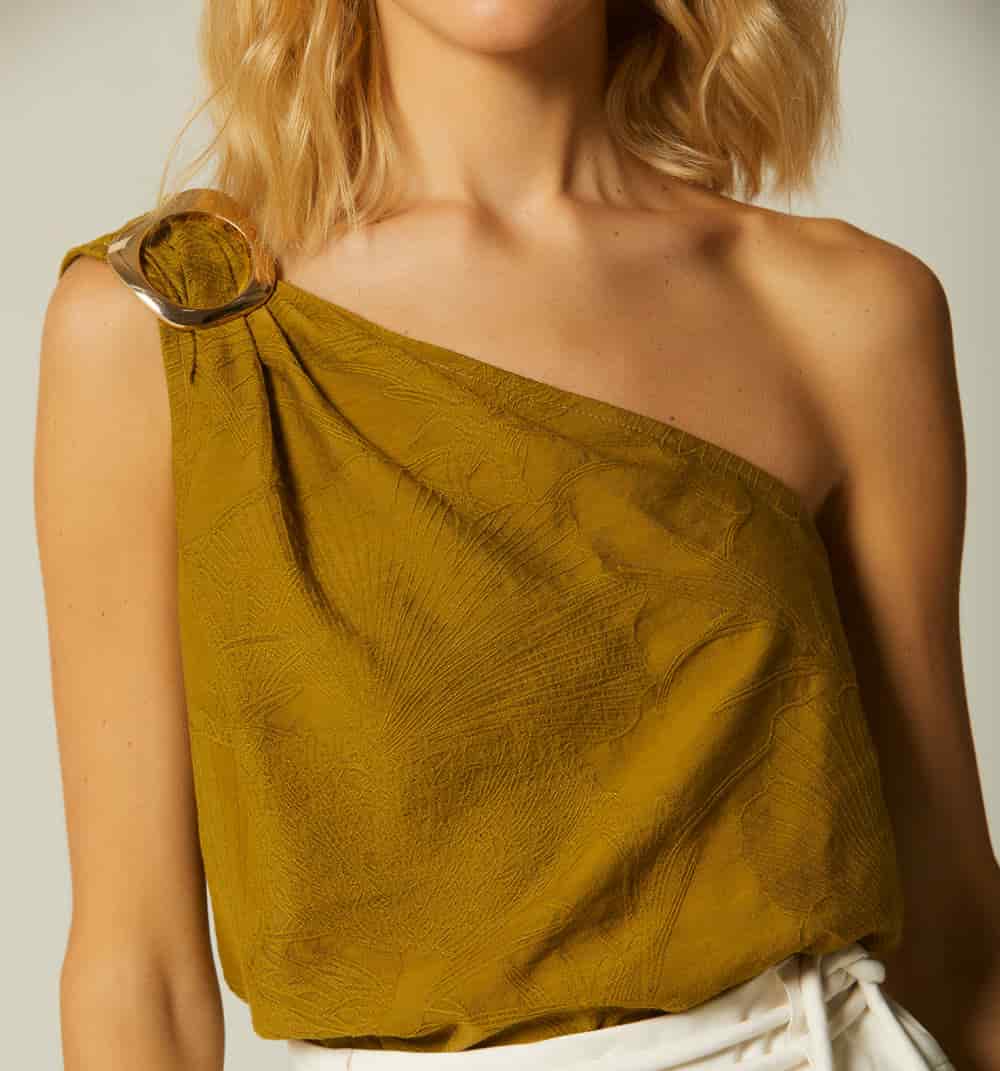 Blusa solo hombro con insumo - miniatura 4