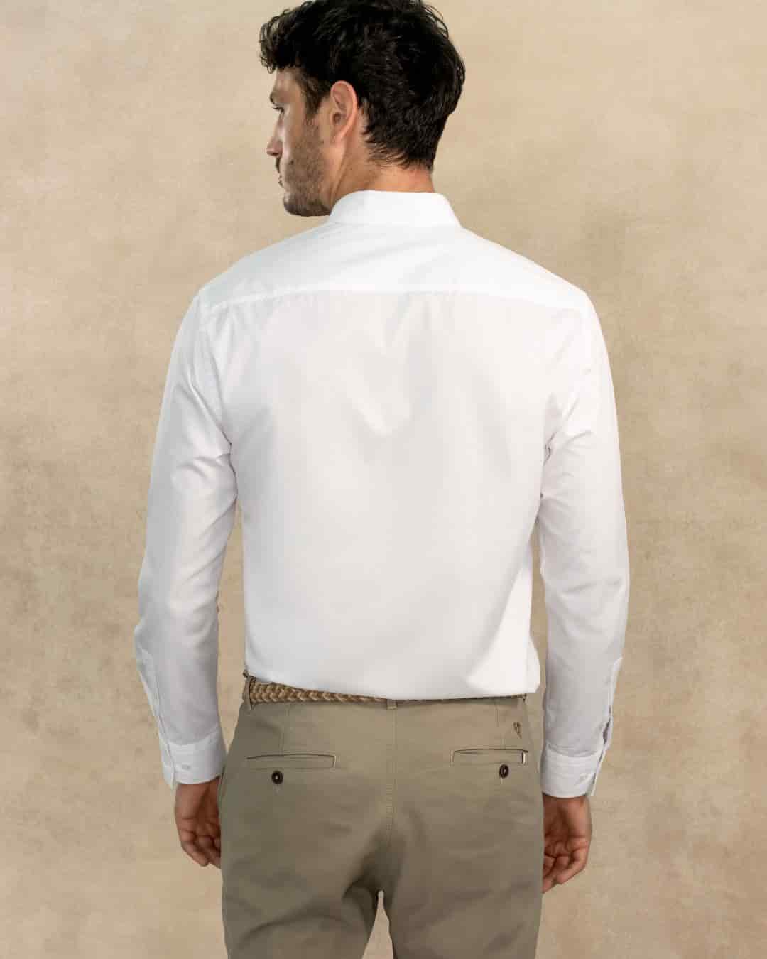 Camisa Antimanchas Popelina Blanco con Bolsillo Logo Azul- Talla Regular - miniatura 3