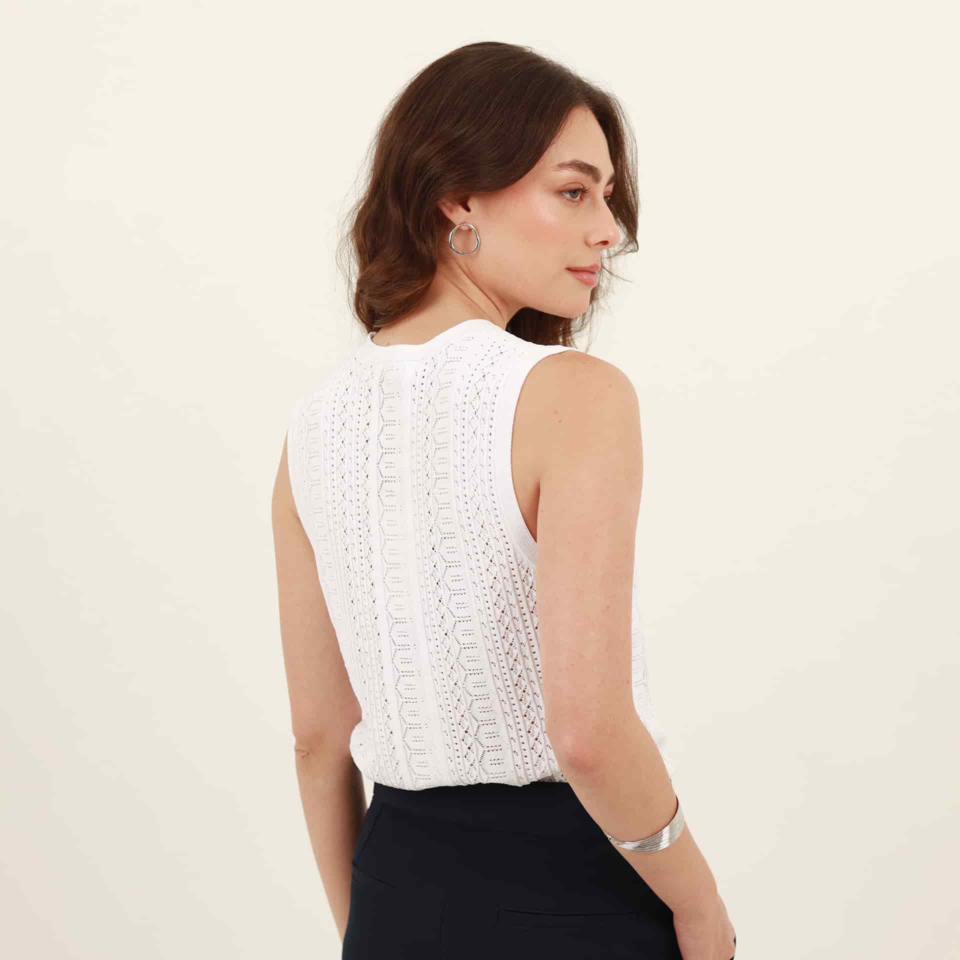 Blusa cuello recondo manga sisa con textura - miniatura 3