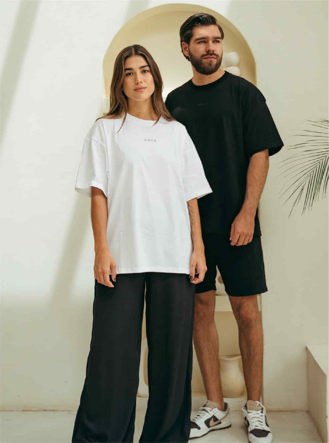 Camiseta Oversize Unisex - Black Solid - miniatura 3