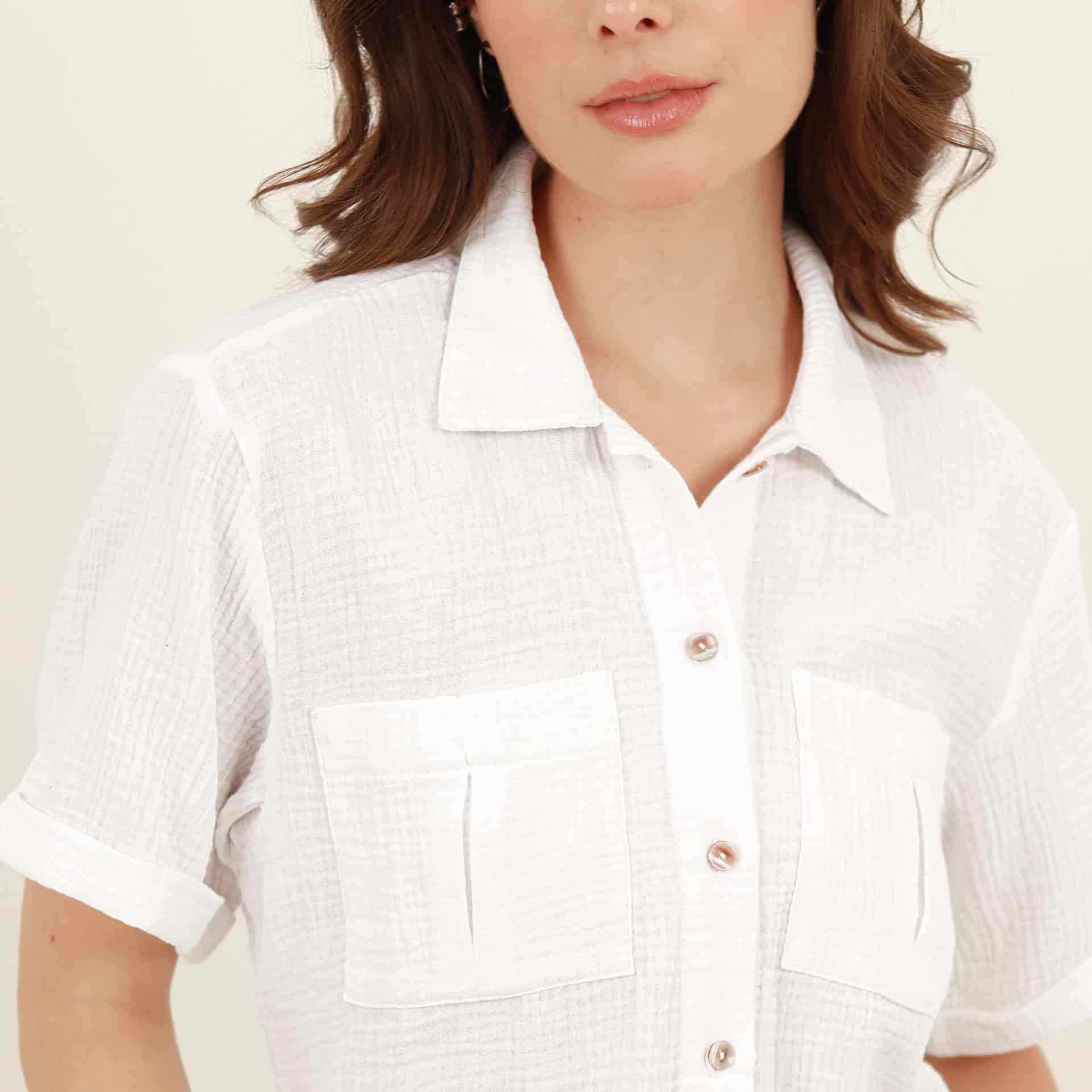 Blusa abierta cuello sport manga corta con bolsillos - miniatura 6