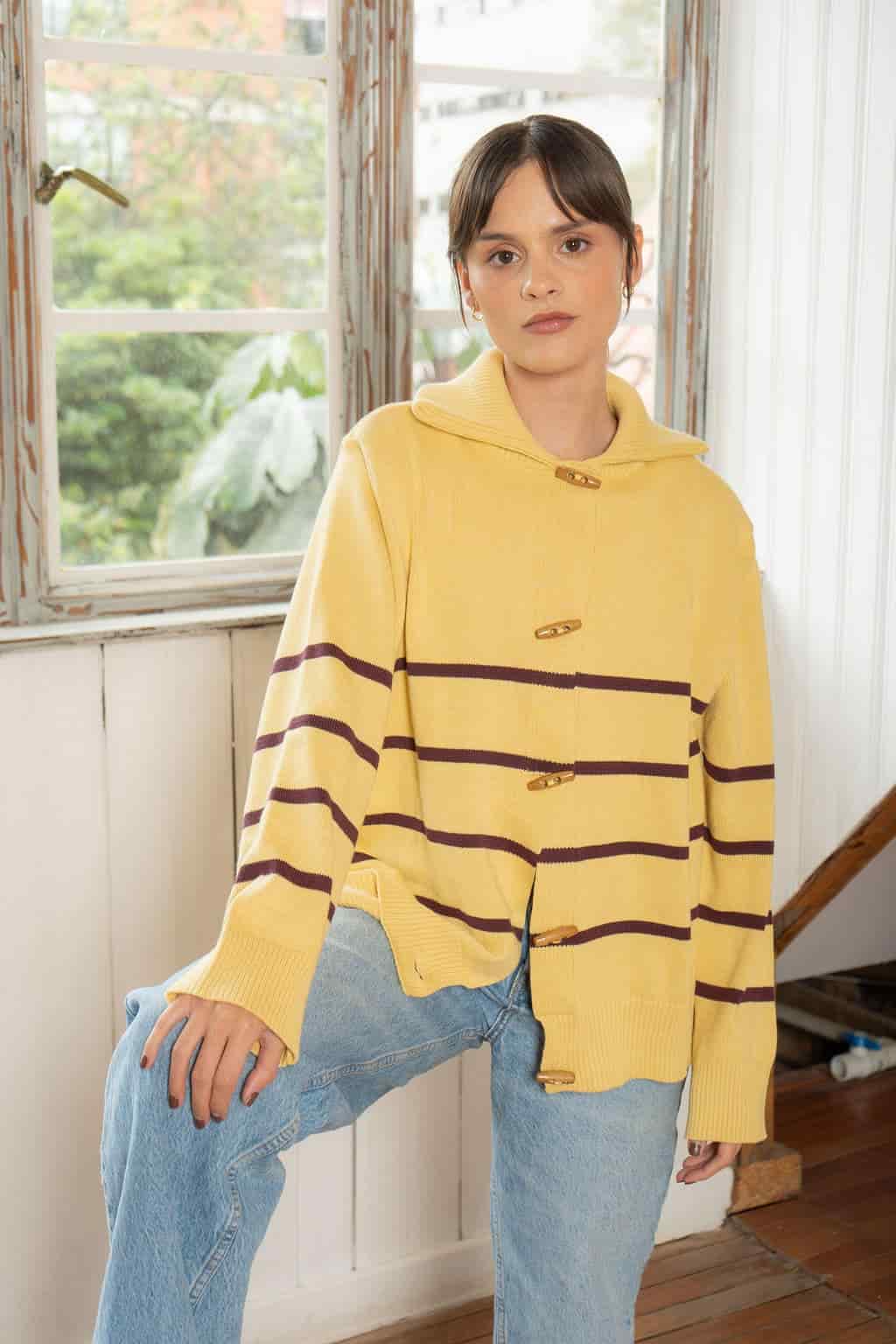 Sweater Botones Madera Amarillo - miniatura 3