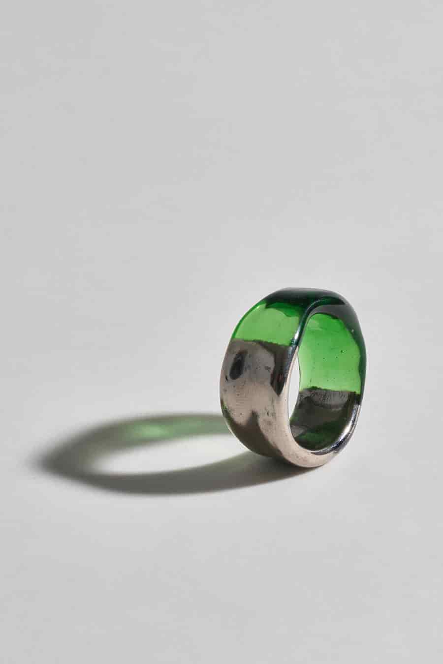 Anillo esmeralda en vidrio y oro blanco - miniatura 2