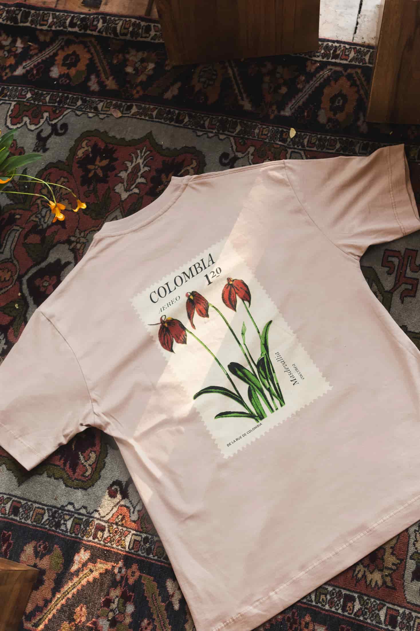 Camiseta Oversized Masdevallia Coccinea Khaki - miniatura 2
