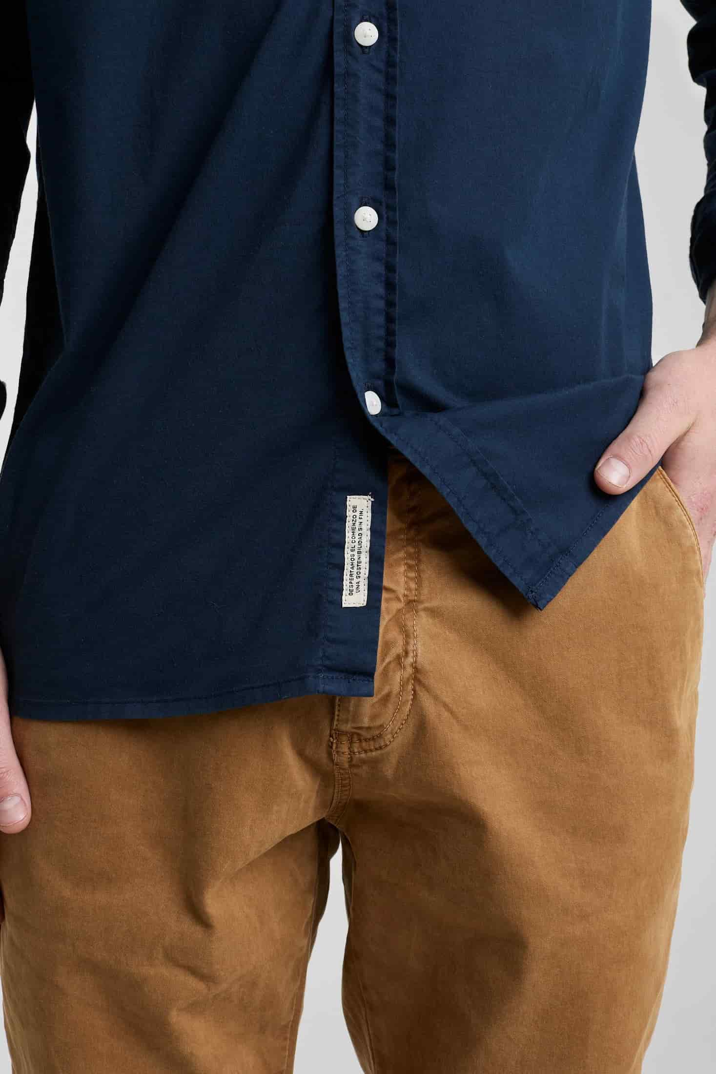 Camisa azul oscura - miniatura 3