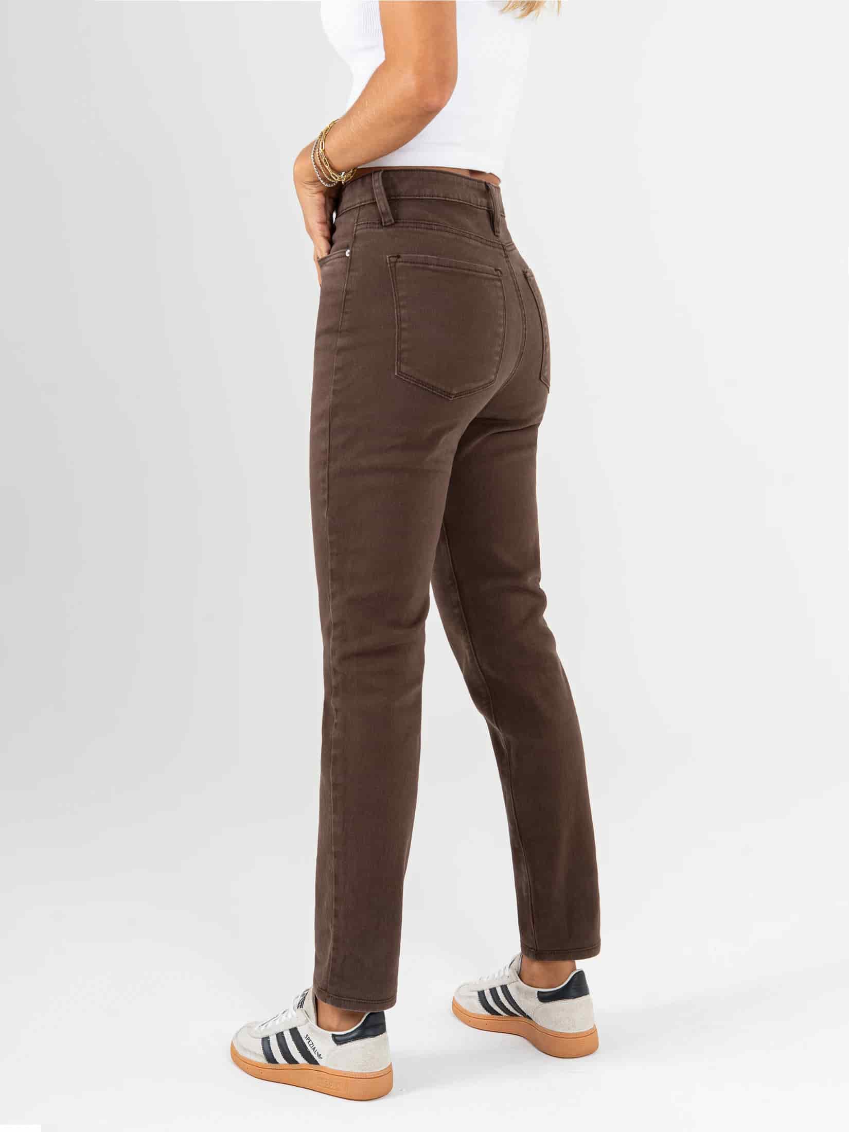Ref: 069850 Pantalón mom fit stretch, tiro alto, tono café. - miniatura 2