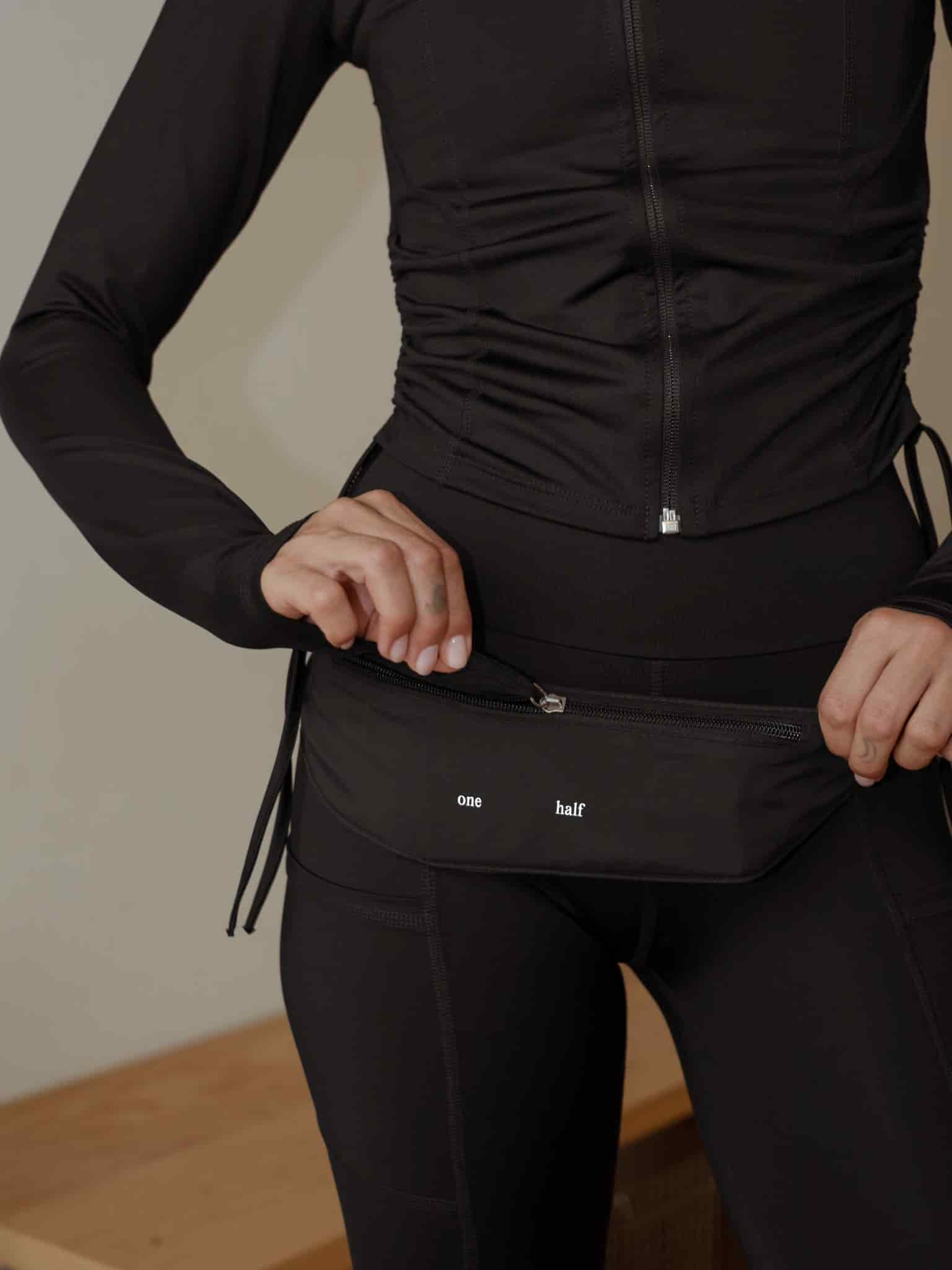 ESSENTIAL BELT BAG - BLACK - miniatura 1