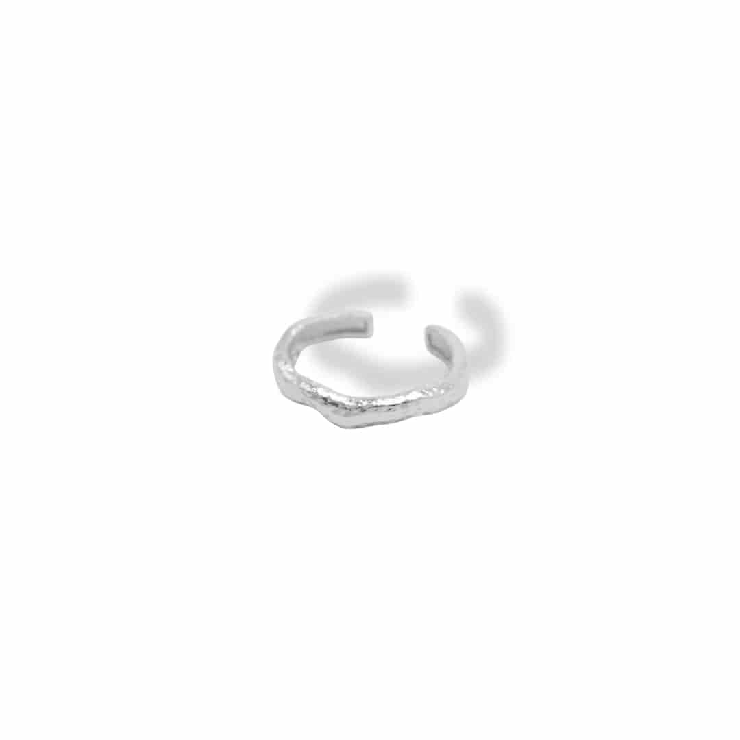 Anillo angosto con textura de piña - miniatura 4