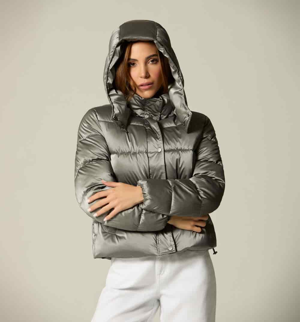 Chaqueta con capucha  acolchada - miniatura 1