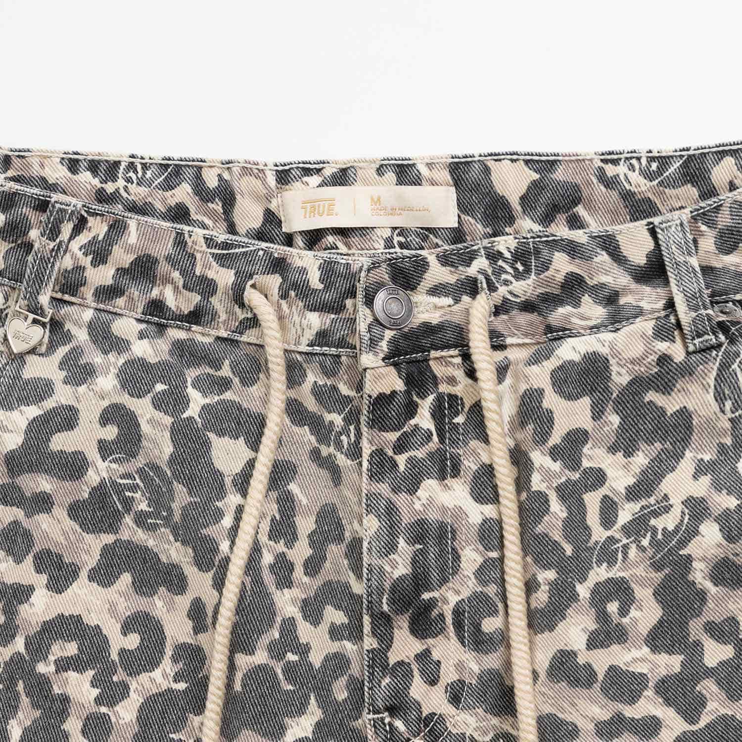 Intuition Leopard Cargo Jorts - Camel - miniatura 8