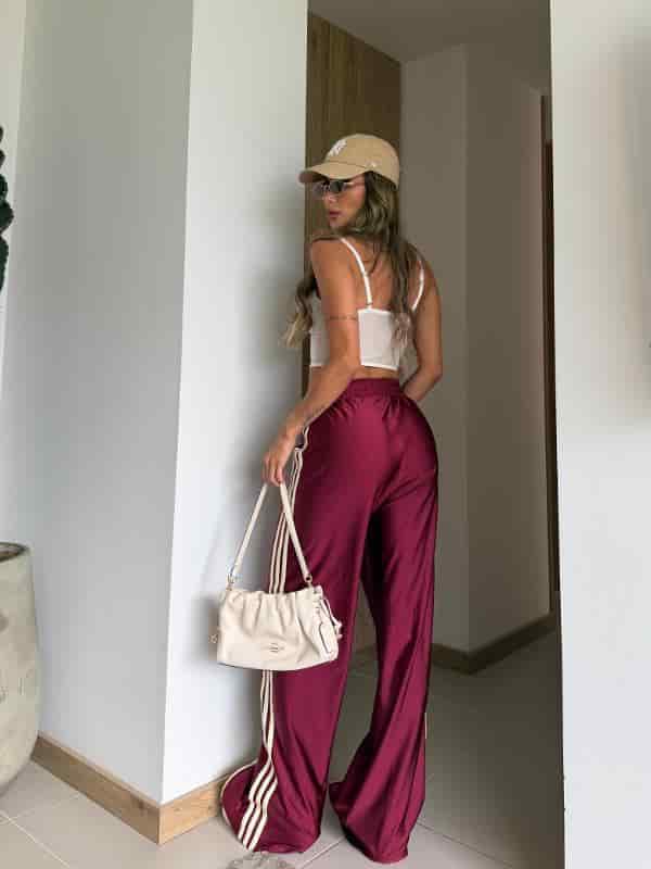 PANTALON VINOTINTO RAYAS CON AMARILLO - miniatura 2