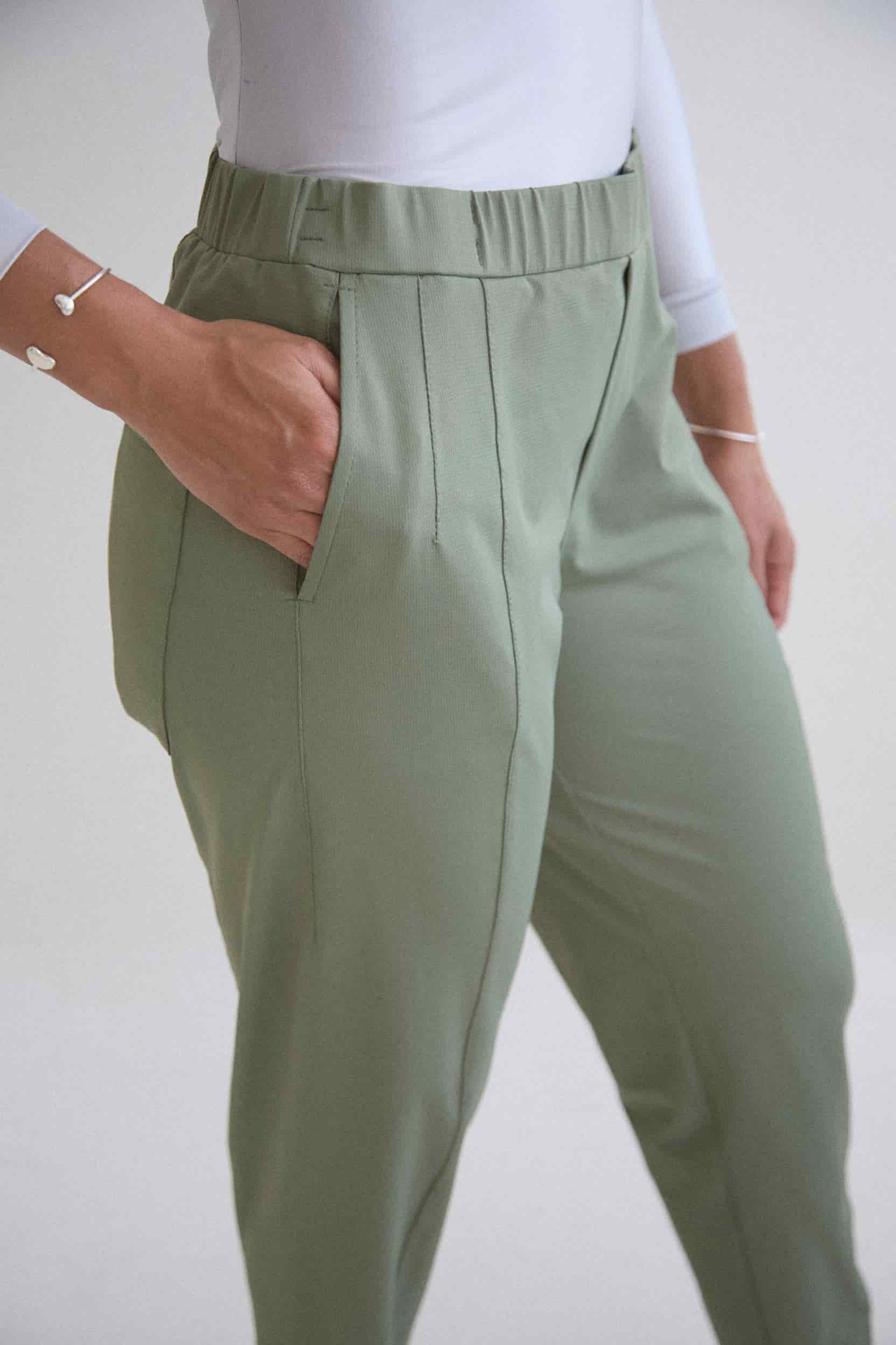 Pantalón Tech Clásico Verde Oliva MAGO - miniatura 2