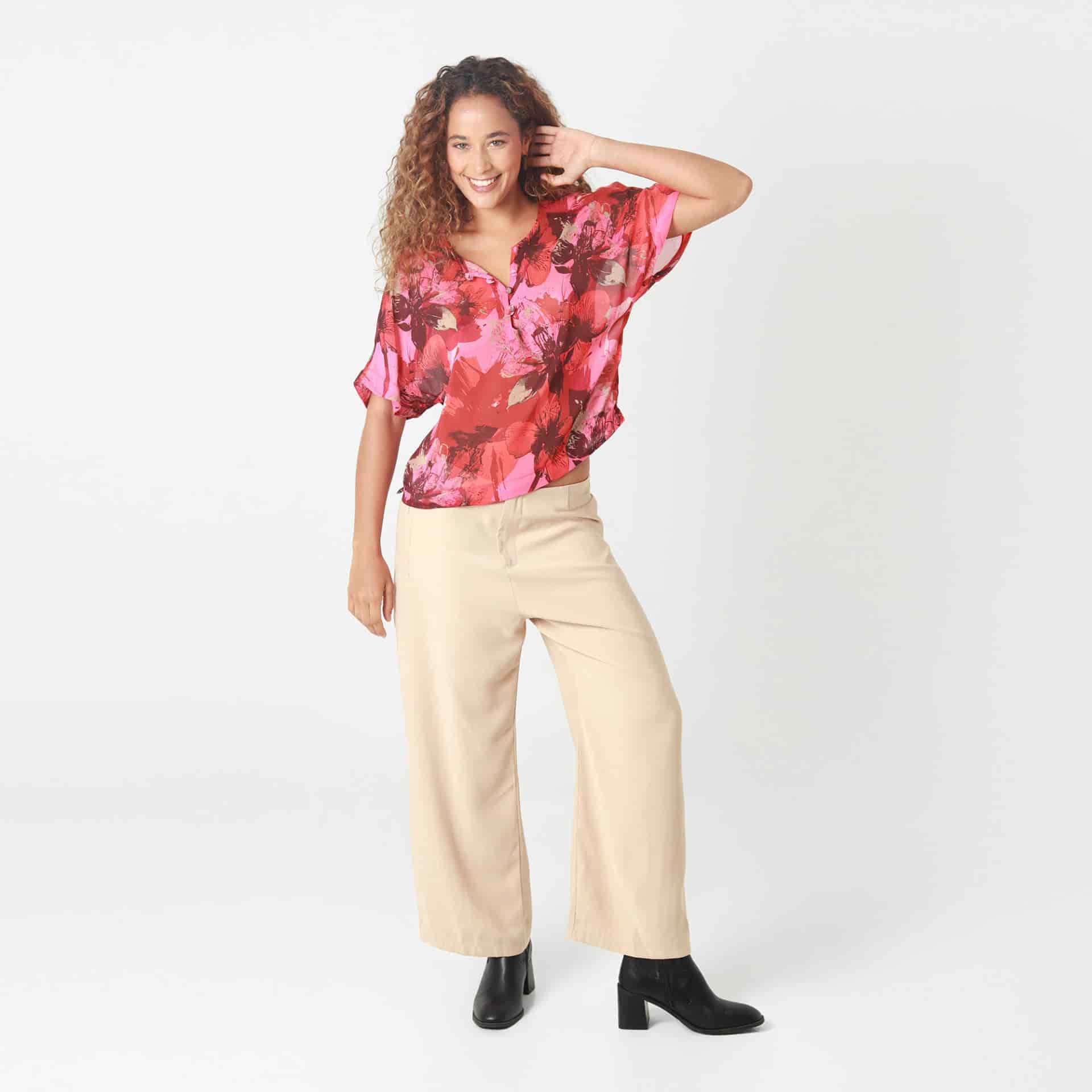 Blusa Cuello V Manga Corta - miniatura 3
